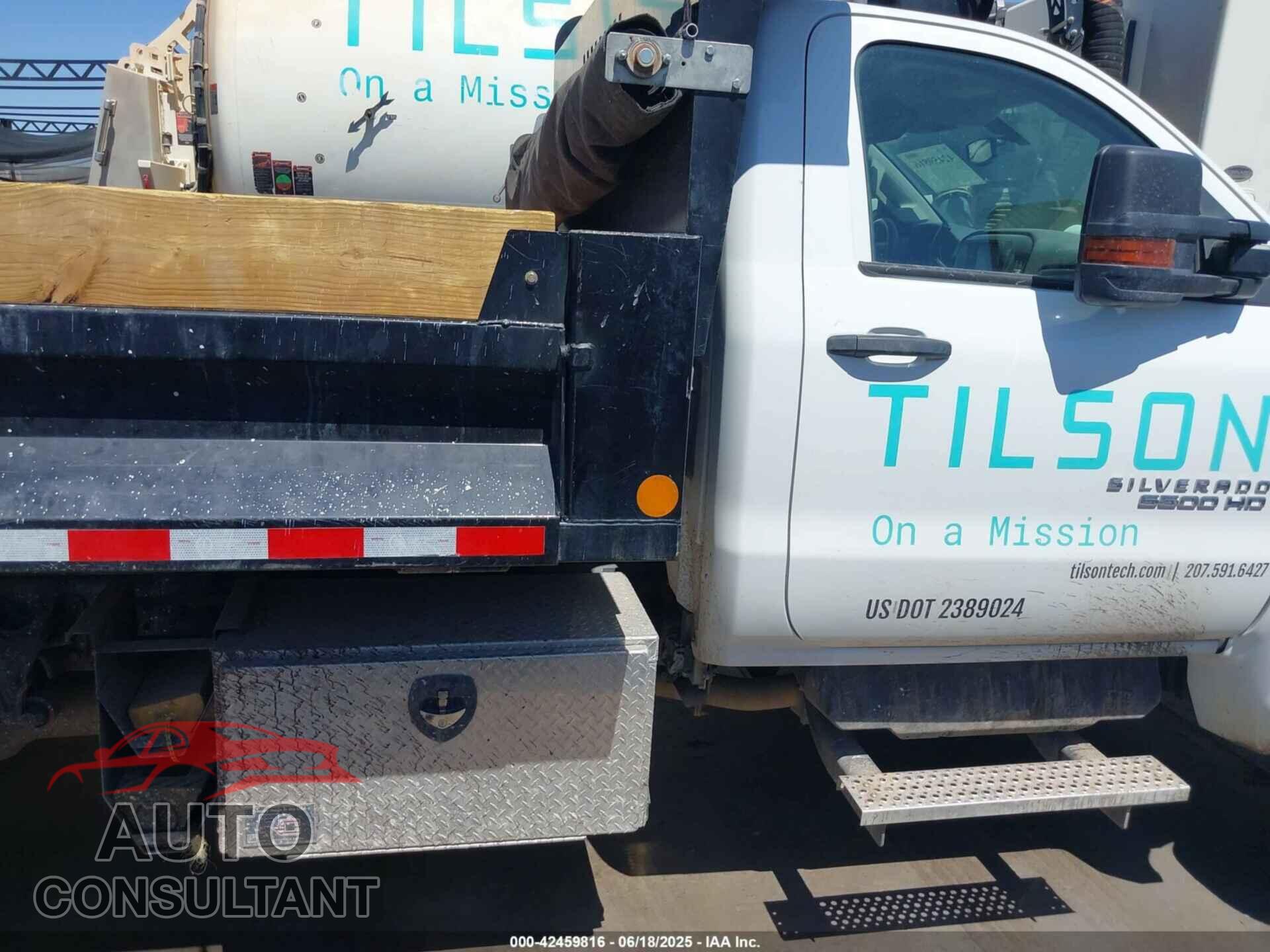 CHEVROLET SILVERADO MD 2023 - 1HTKJPVM1PH507174