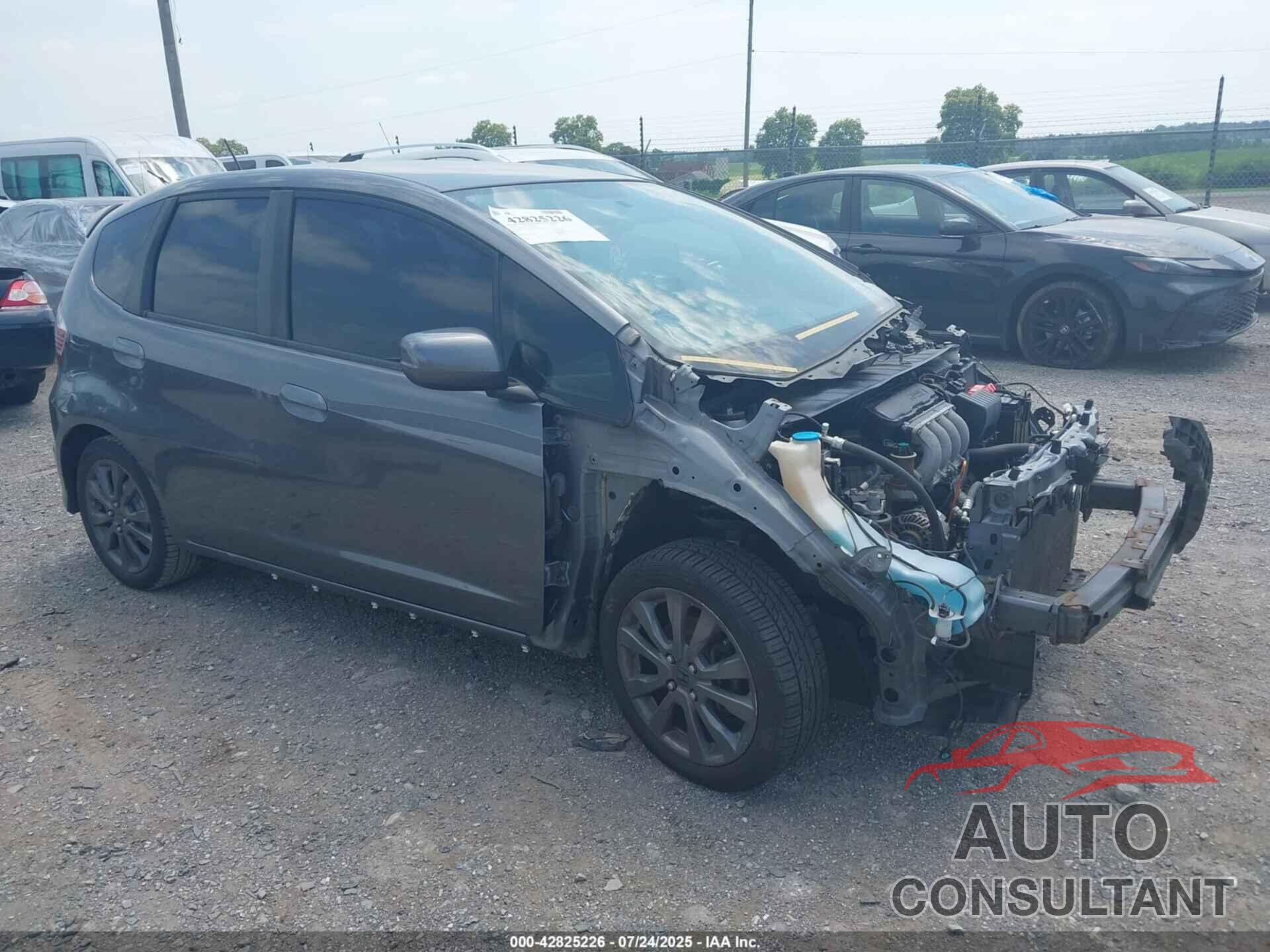 HONDA FIT 2013 - JHMGE8H53DC016680