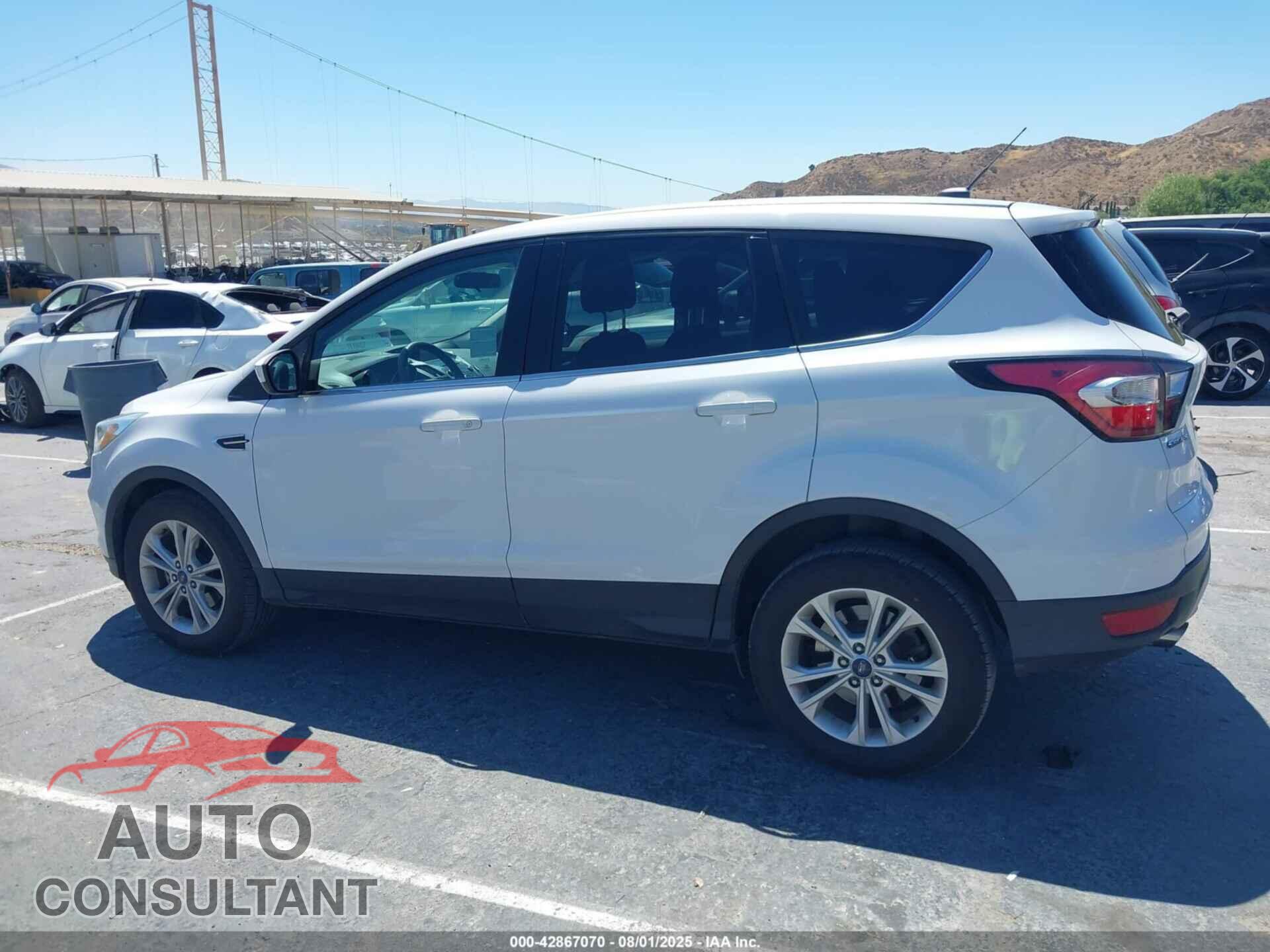 FORD ESCAPE 2017 - 1FMCU0GD1HUE77076