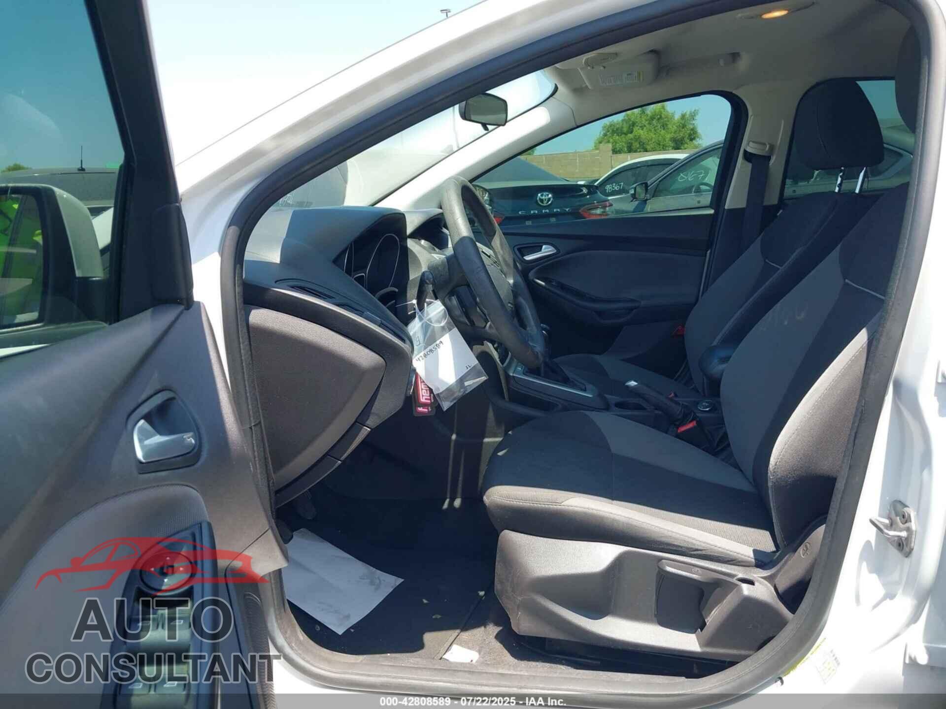 FORD FOCUS 2014 - 1FADP3F27EL141330