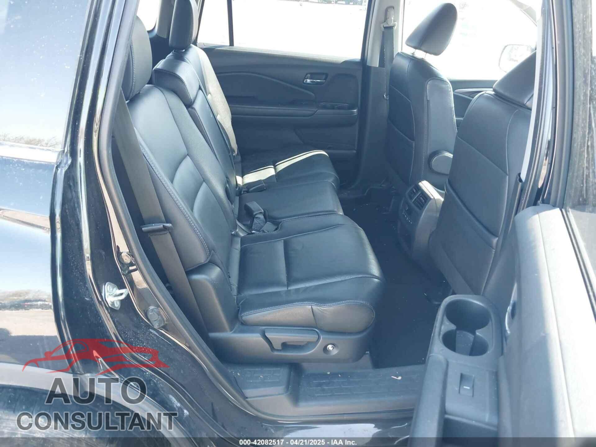 HONDA PILOT 2017 - 5FNYF6H54HB024349