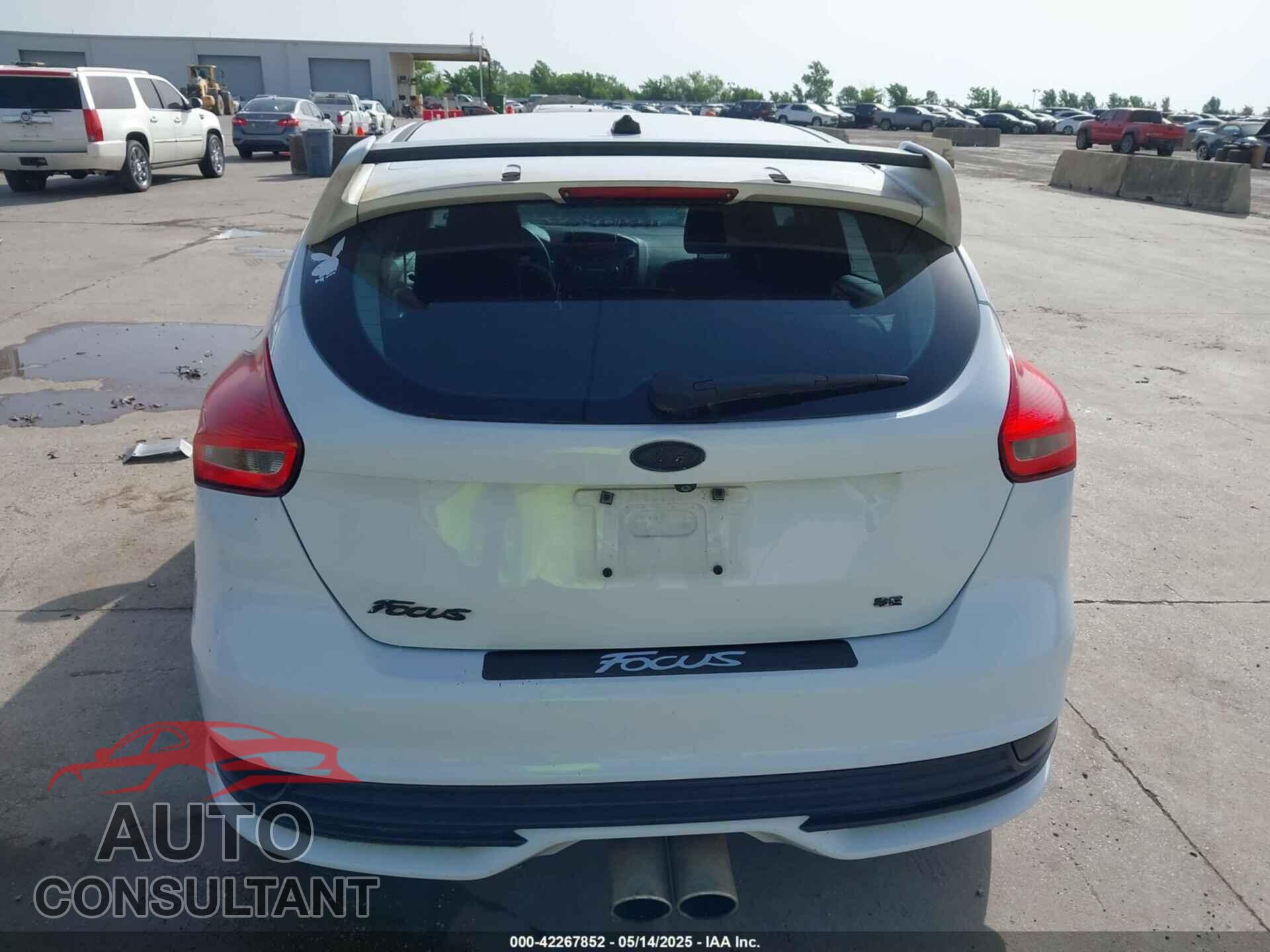 FORD FOCUS 2017 - 1FADP3K21HL347348
