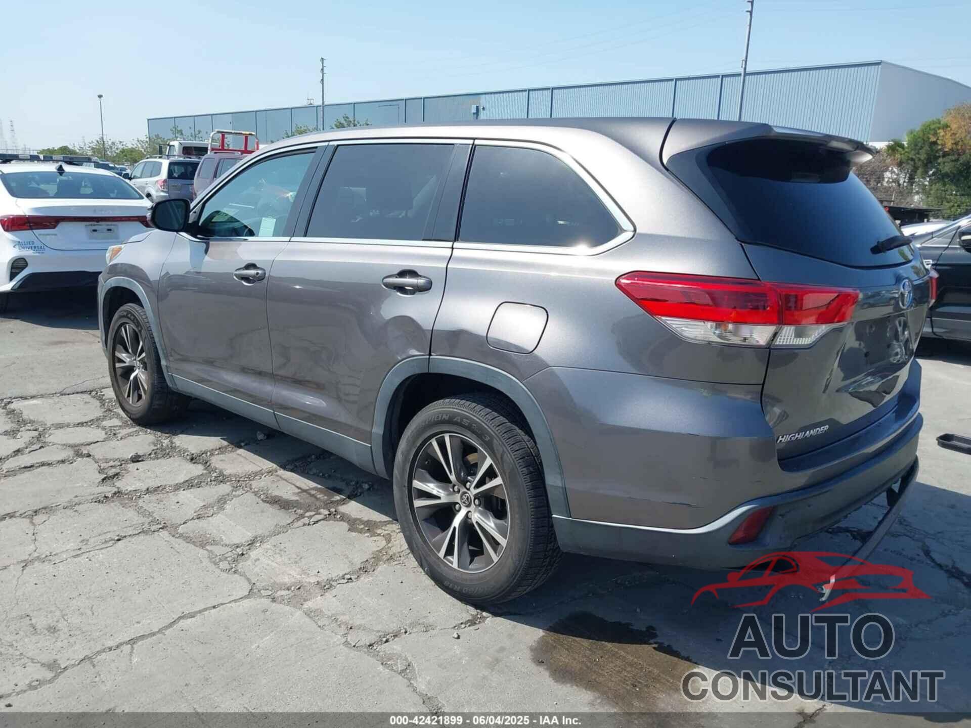 TOYOTA HIGHLANDER 2019 - 5TDZZRFH6KS326822