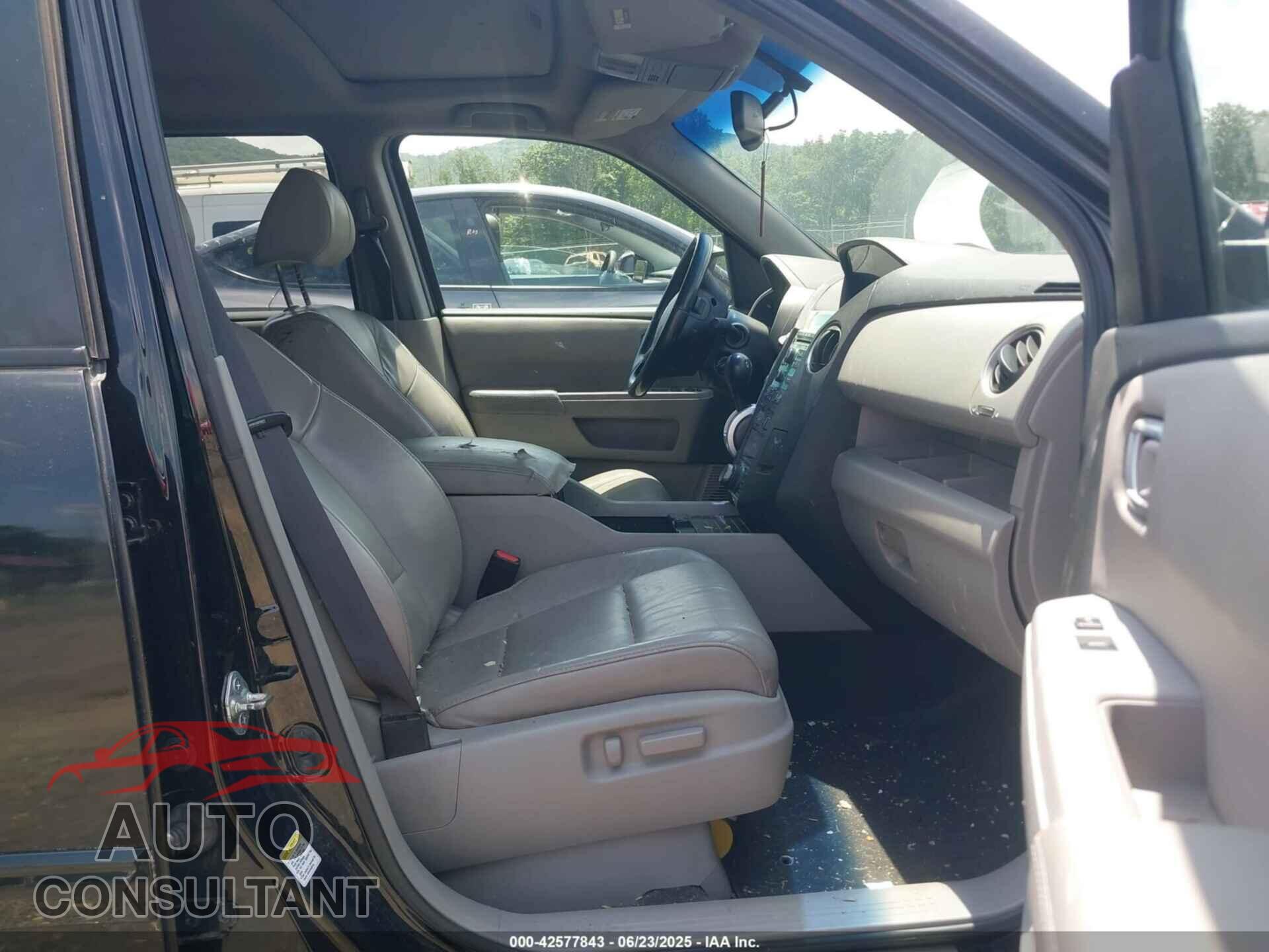HONDA PILOT 2011 - 5FNYF4H71BB099443
