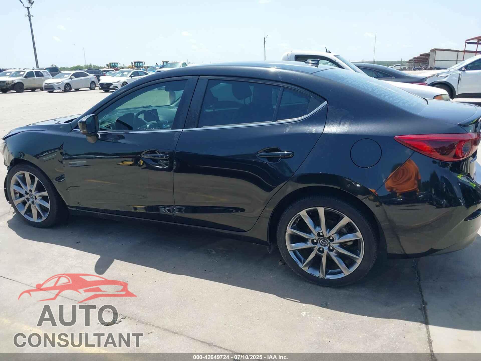 MAZDA MAZDA3 2018 - 3MZBN1W36JM246340