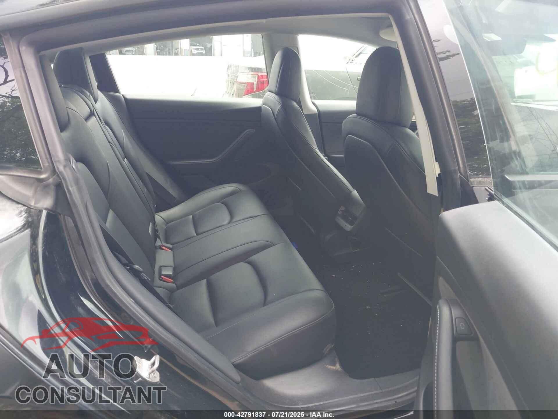 TESLA MODEL 3 2021 - 5YJ3E1EA2MF982594