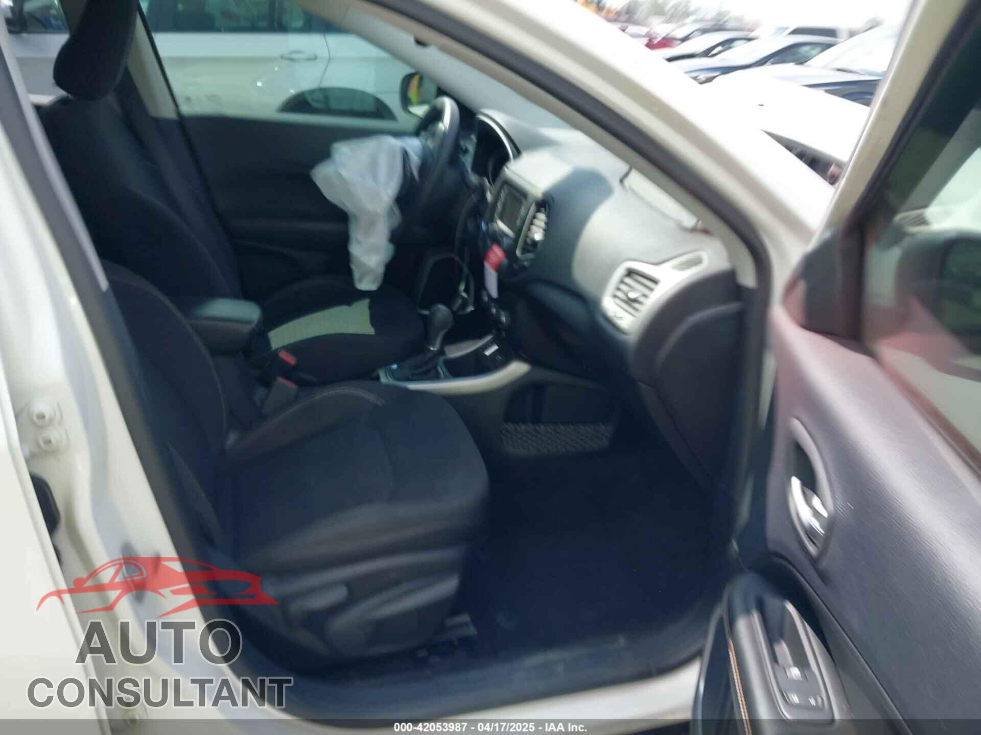 JEEP NEW COMPASS 2017 - 3C4NJCAB5HT652177