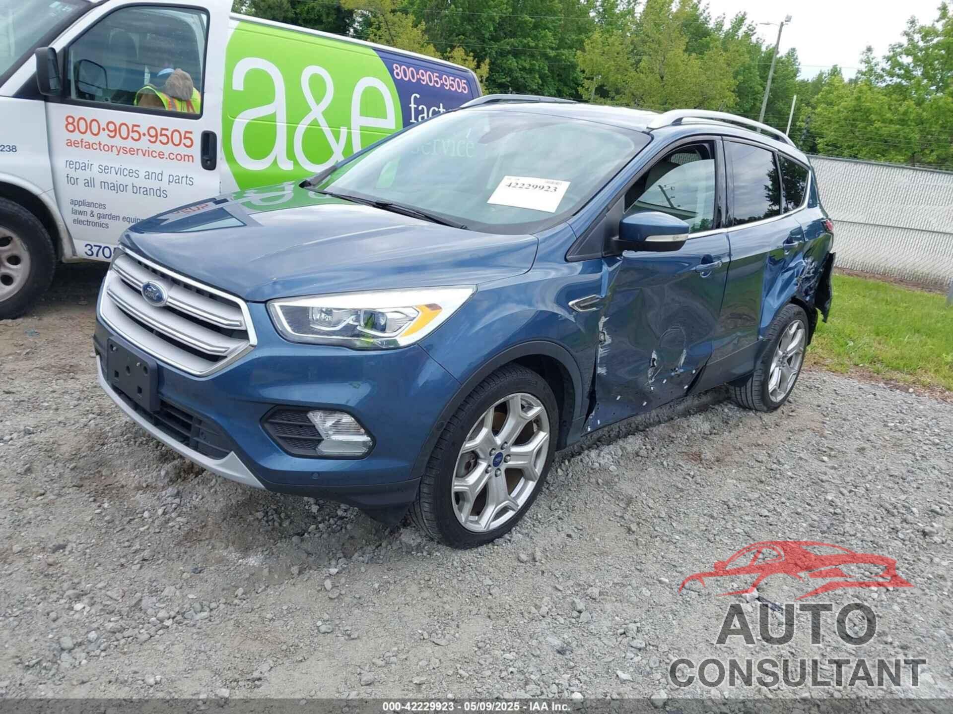 FORD ESCAPE 2018 - 1FMCU0J9XJUA61277