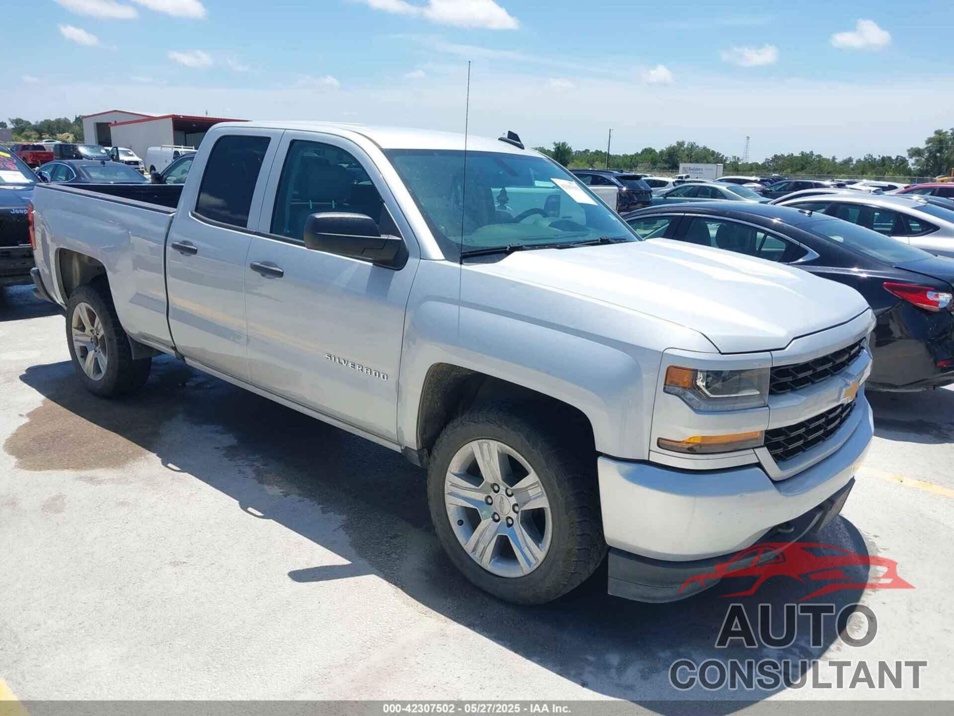 CHEVROLET SILVERADO 1500 2018 - 1GCRCPEC1JZ354858