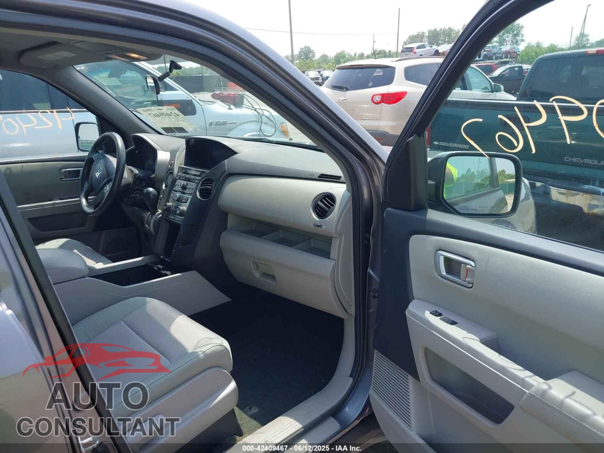 HONDA PILOT 2015 - 5FNYF4H48FB002654