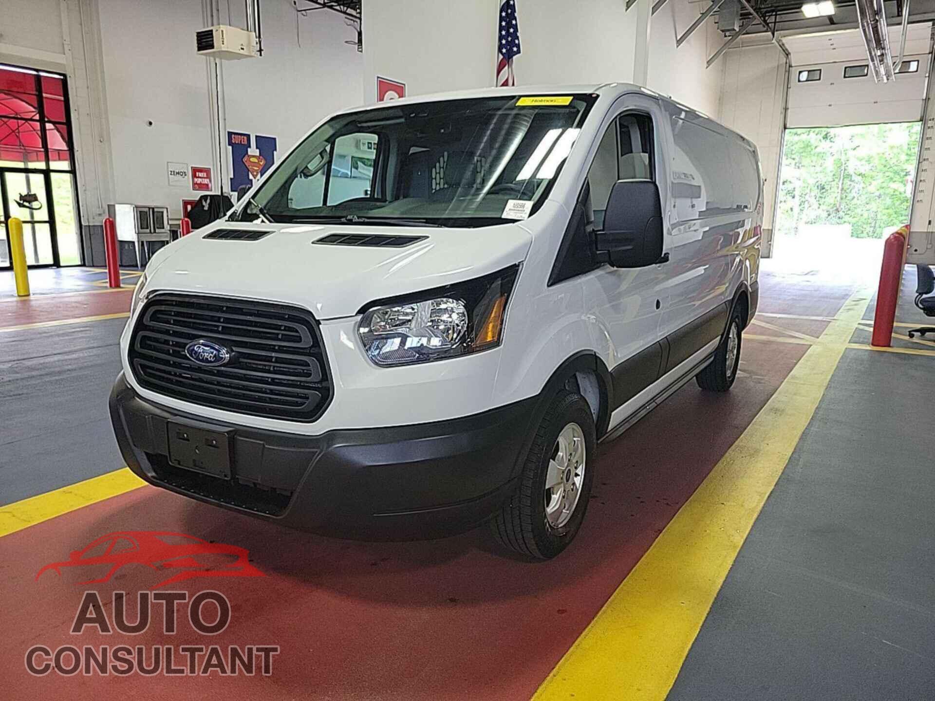 FORD TRANSIT-150 2019 - 1FTYE1YM9KKA69150