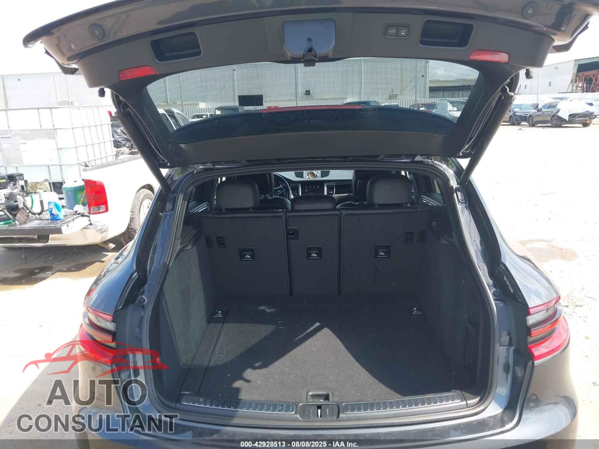 PORSCHE MACAN 2017 - WP1AA2A59HLB04132