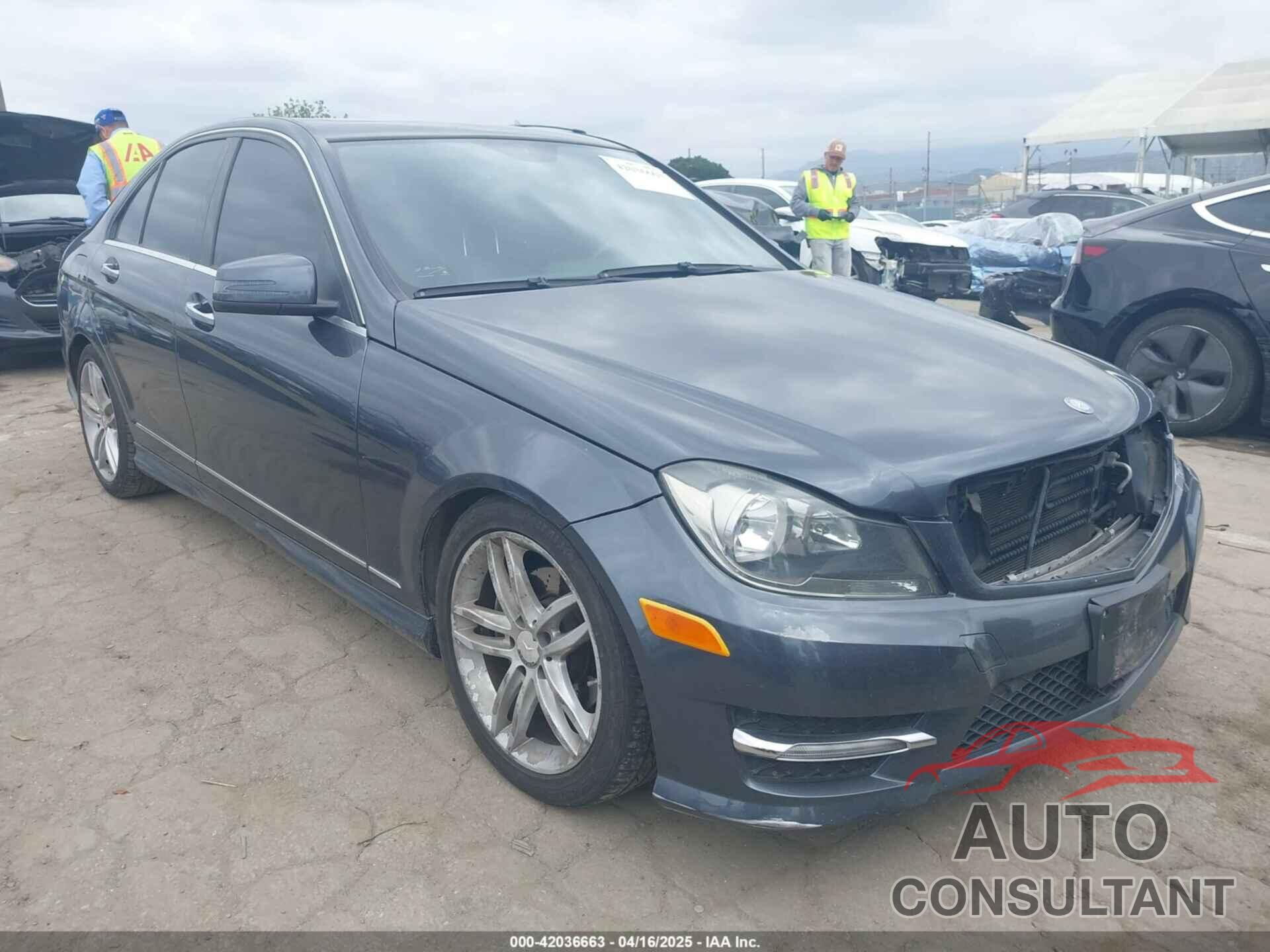 MERCEDES-BENZ C 250 2013 - WDDGF4HBXDR267535