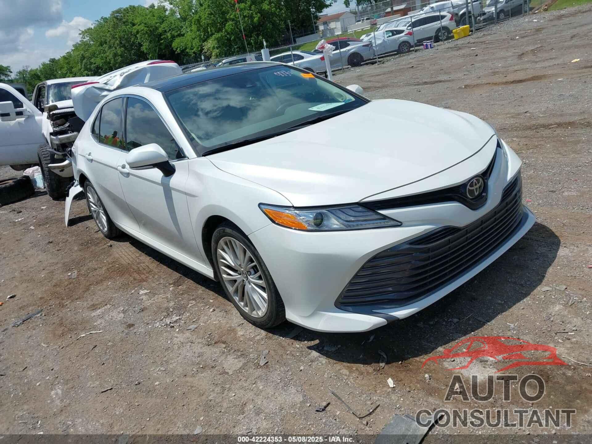 TOYOTA CAMRY 2019 - 4T1B11HK2KU724975