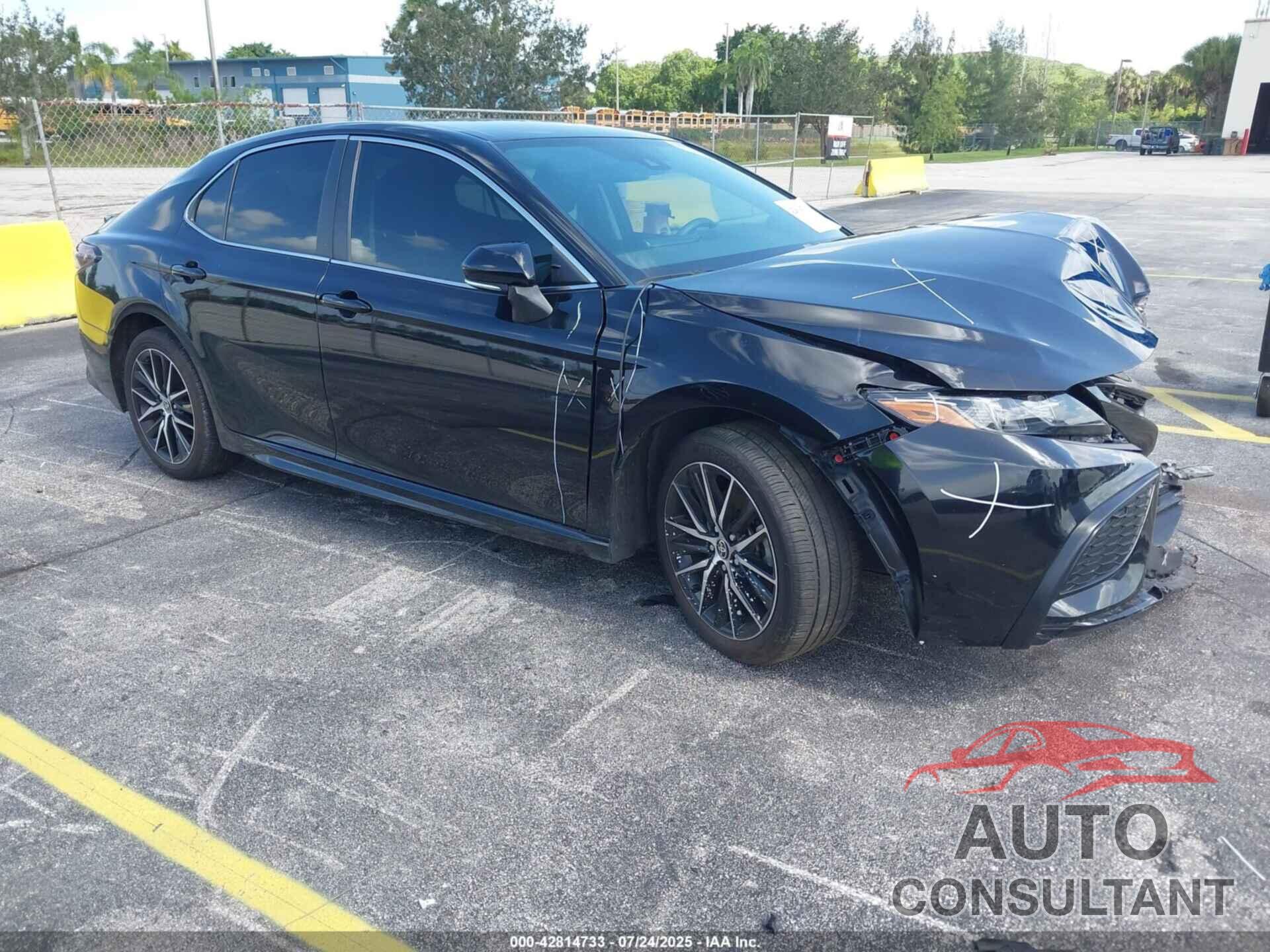 TOYOTA CAMRY 2023 - 4T1G11AK1PU806655