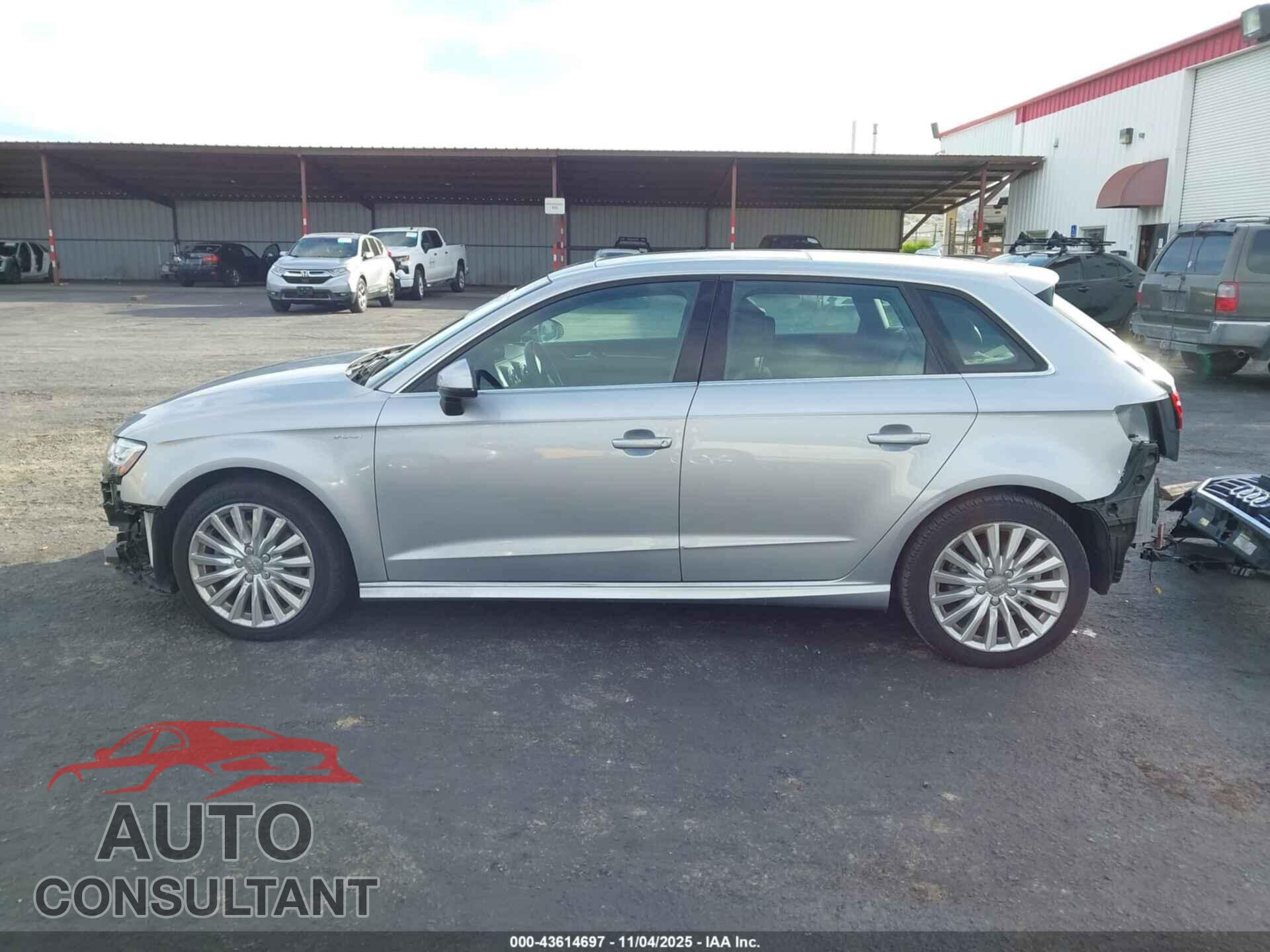 AUDI A3 E-TRON 2017 - WAUTPBFF5HA045079