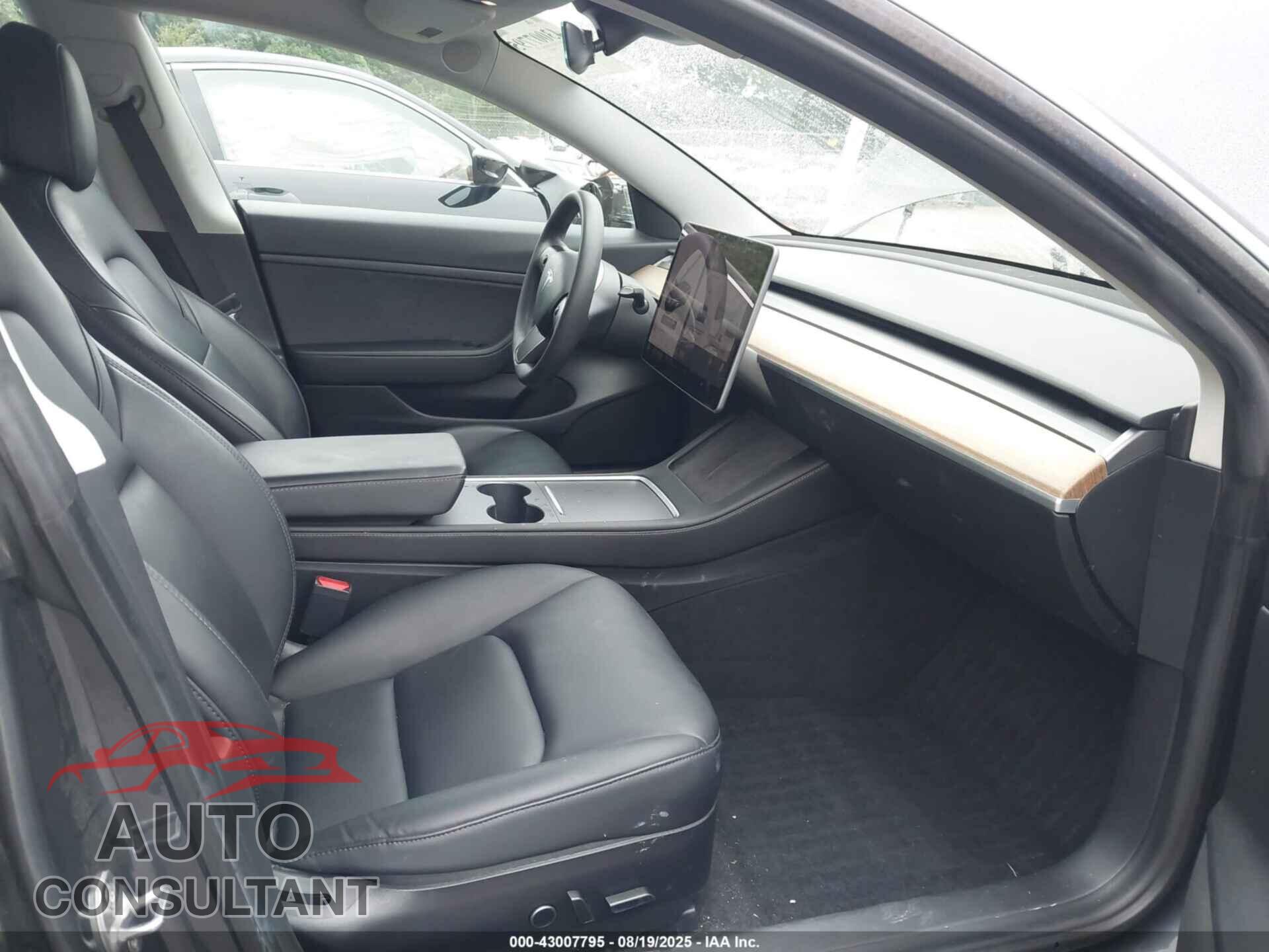 TESLA MODEL 3 2021 - 5YJ3E1EA4MF859413