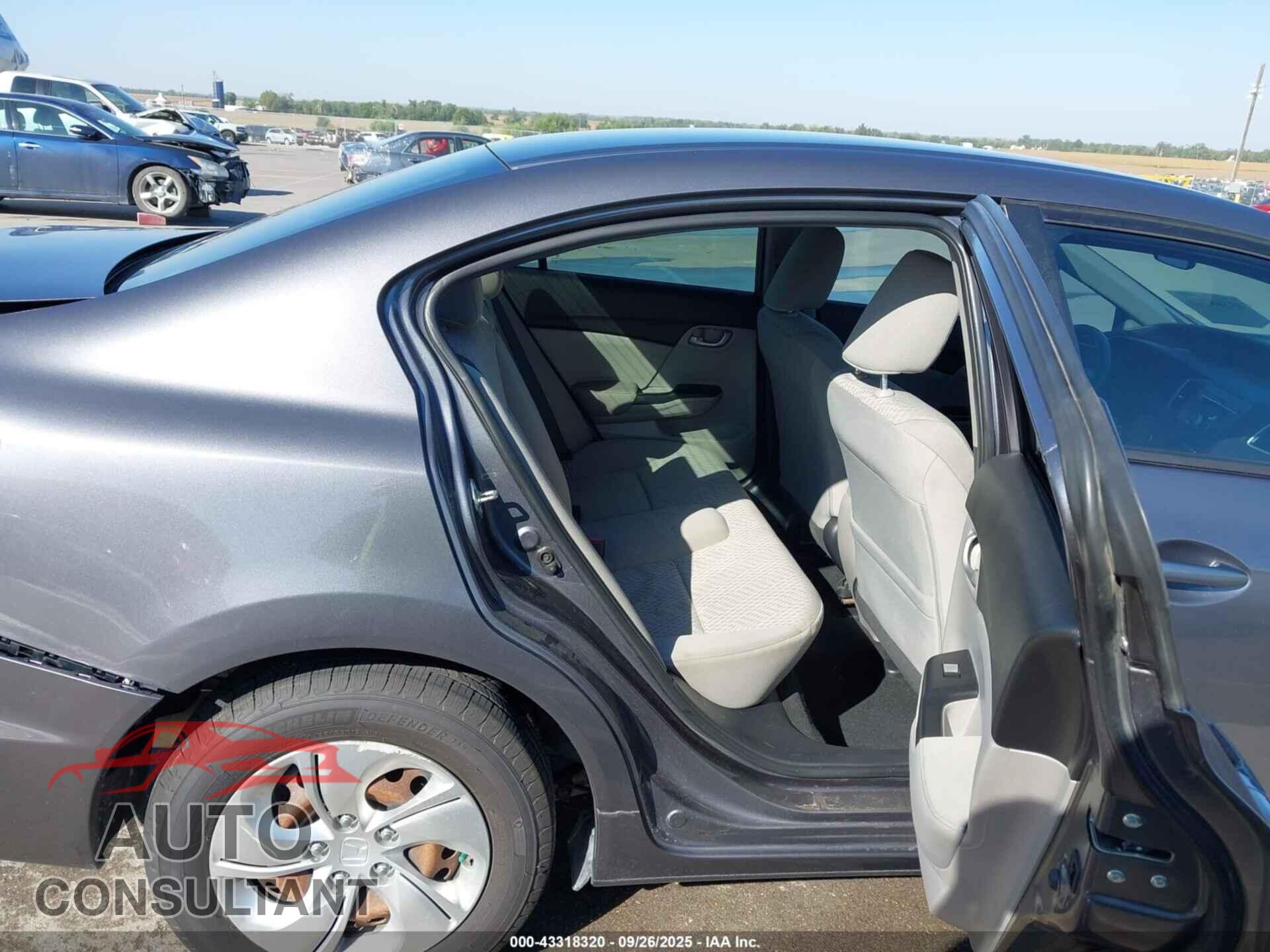 HONDA CIVIC 2015 - 2HGFB2F57FH559585