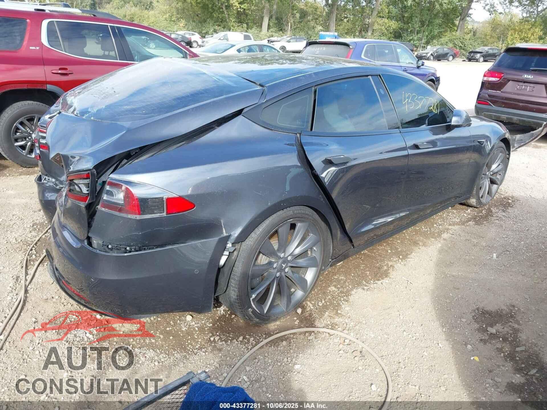 TESLA MODEL S 2017 - 5YJSA1E25HF196486
