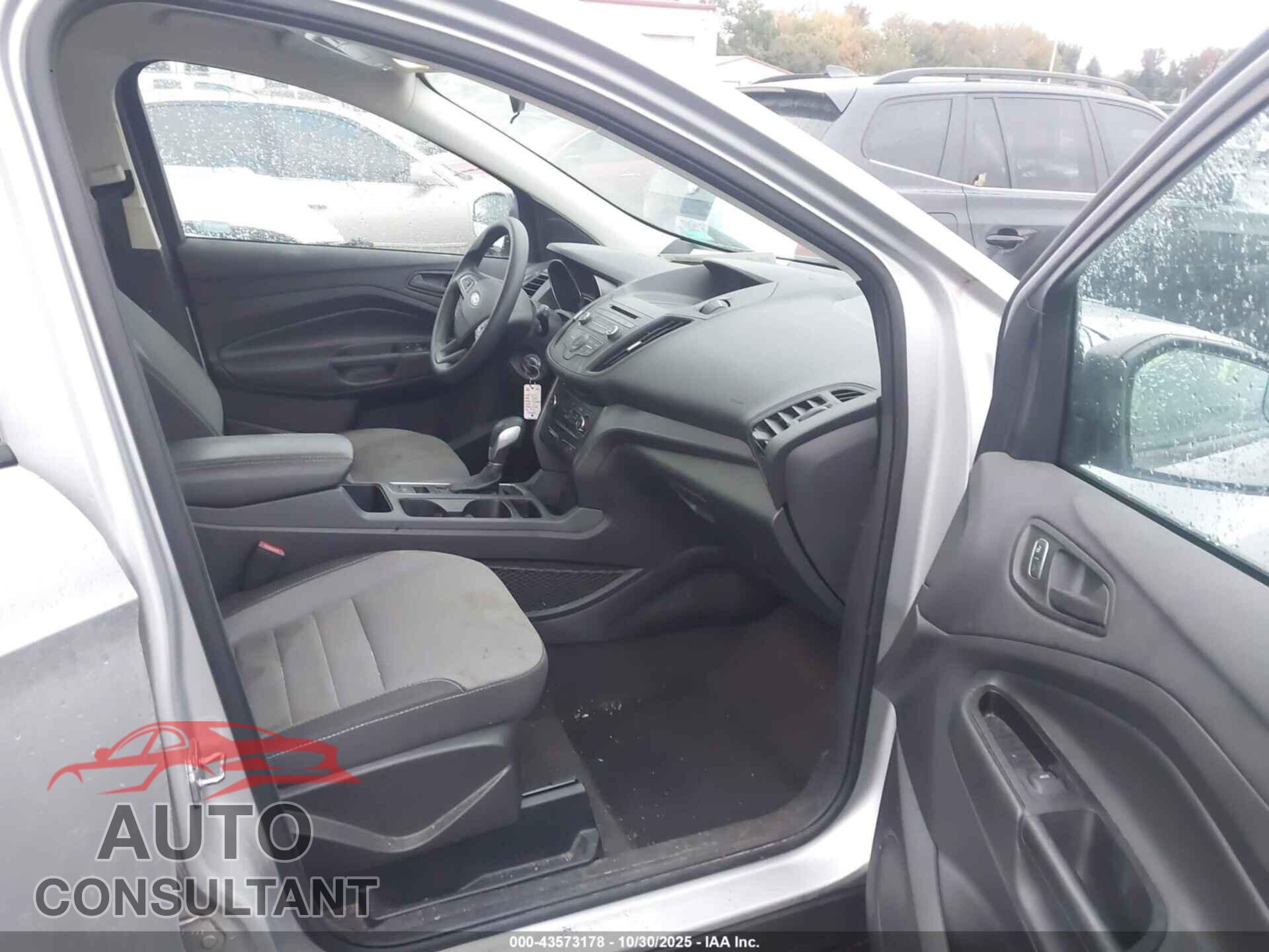 FORD ESCAPE 2017 - 1FMCU0F75HUE63483