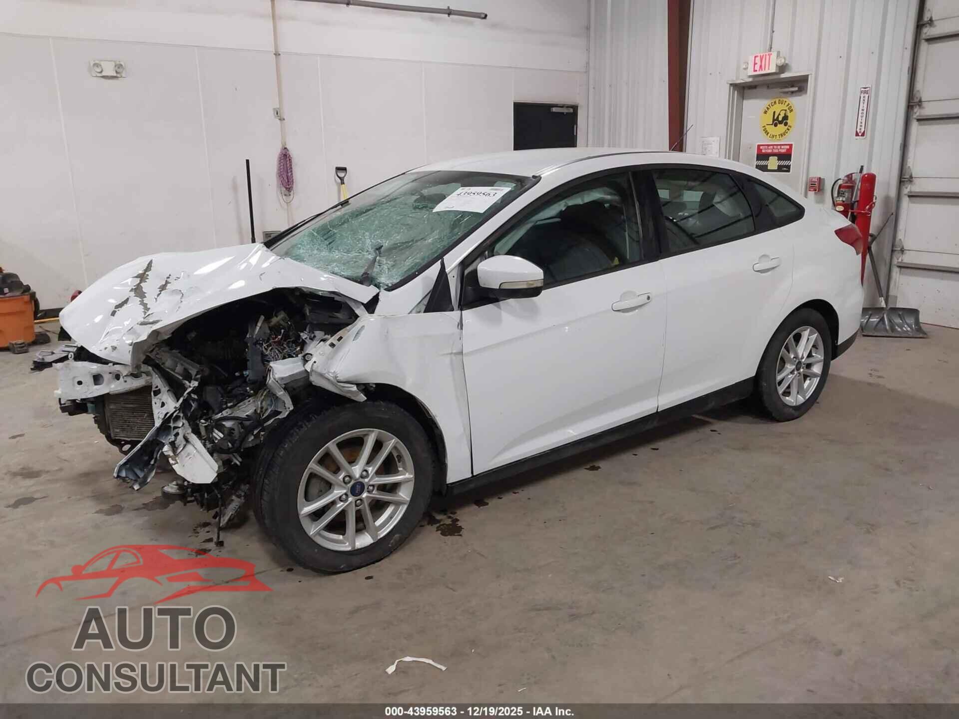 FORD FOCUS 2016 - 1FADP3F25GL405504