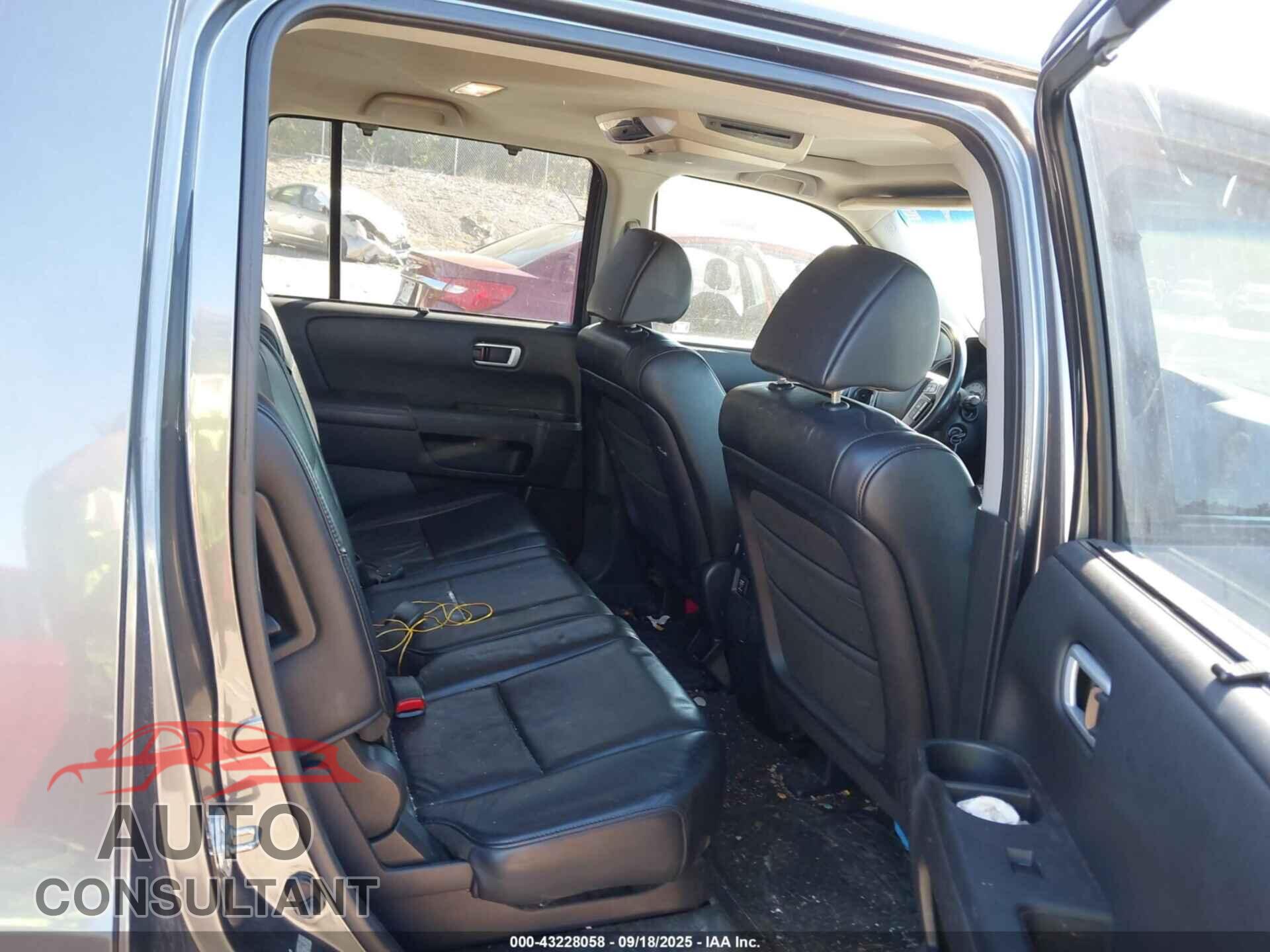 HONDA PILOT 2010 - 5FNYF4H89AB012332