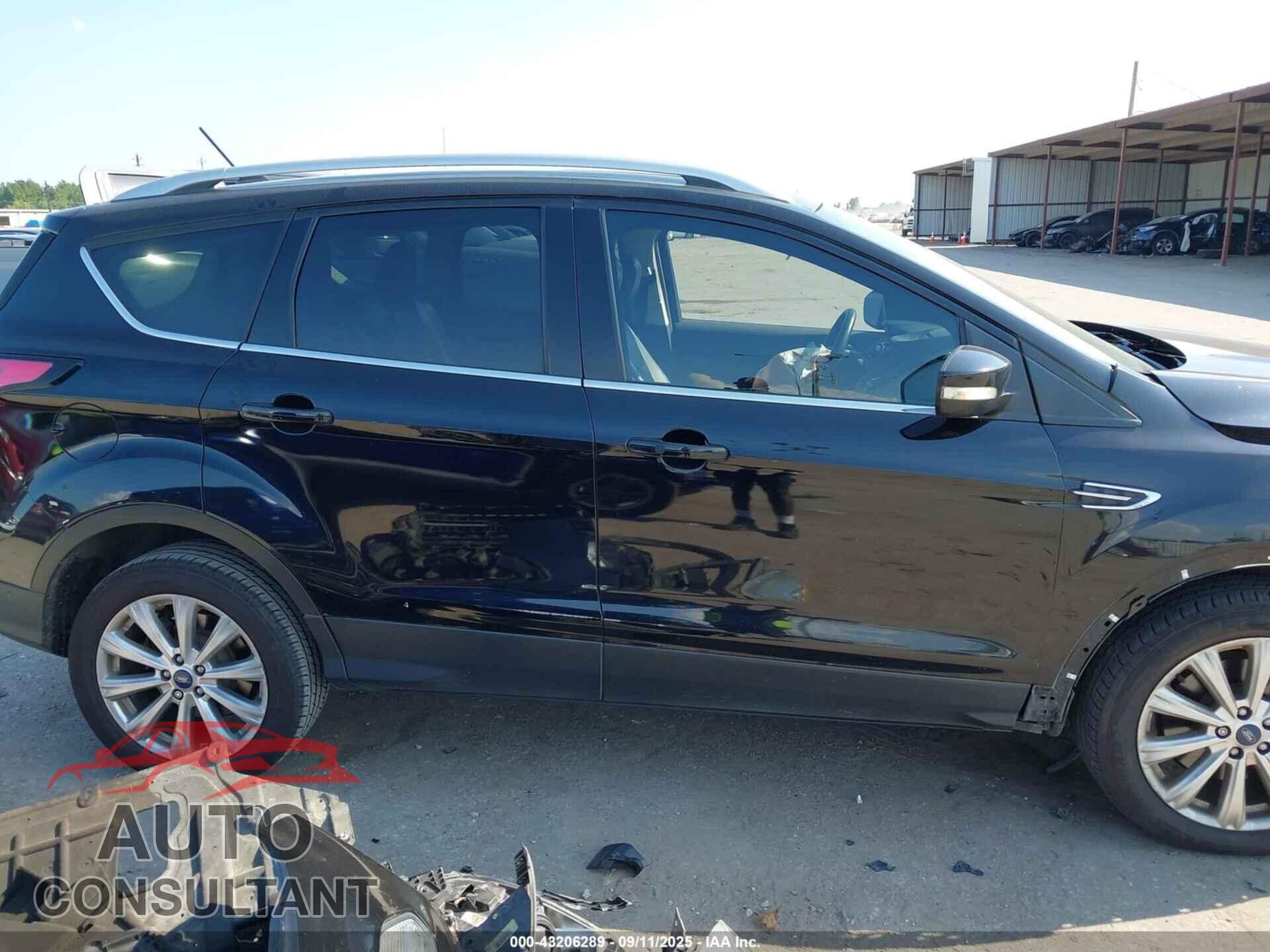 FORD ESCAPE 2018 - 1FMCU9J96JUB41969