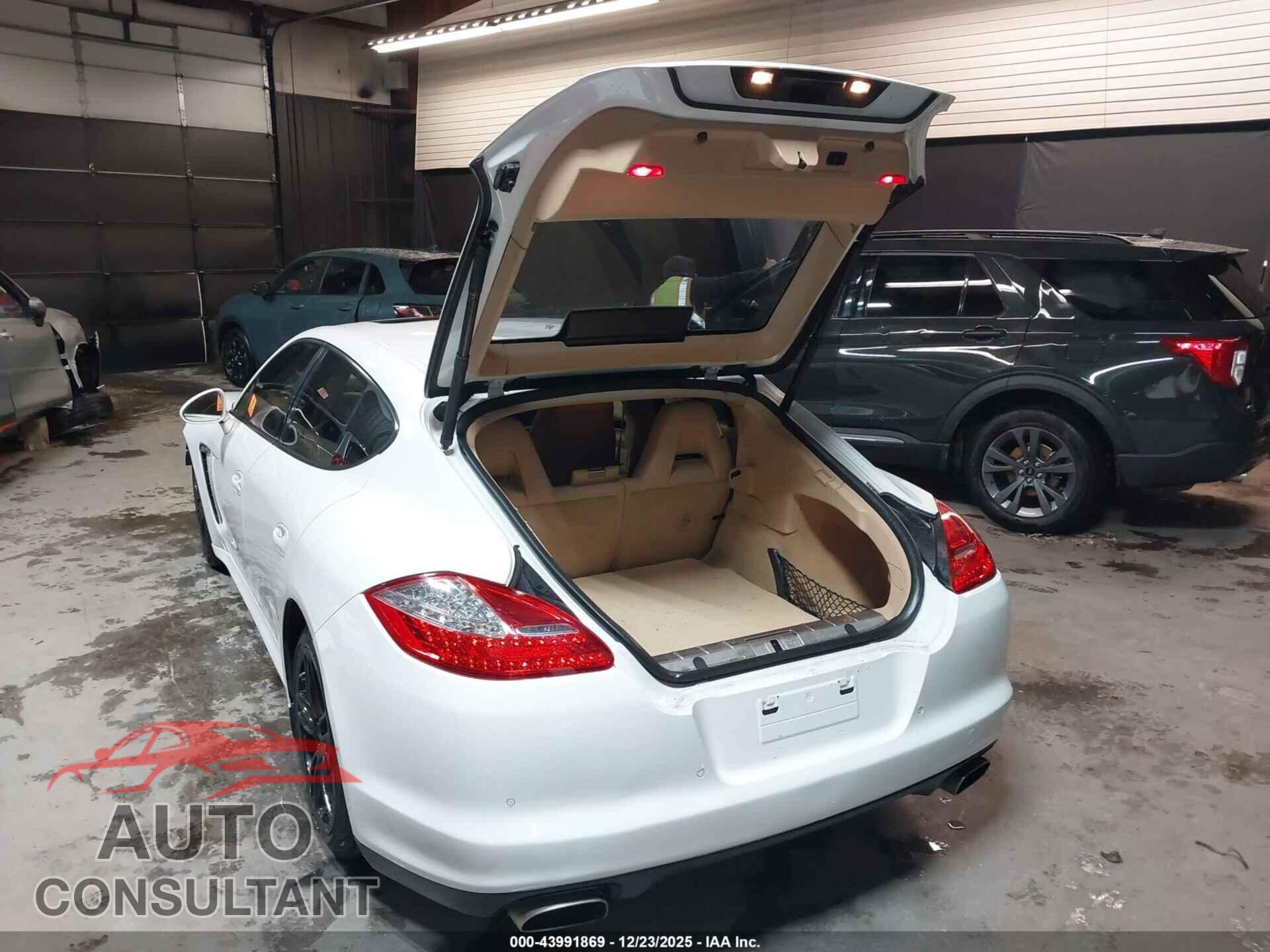 PORSCHE PANAMERA 2012 - WP0AA2A7XCL071024