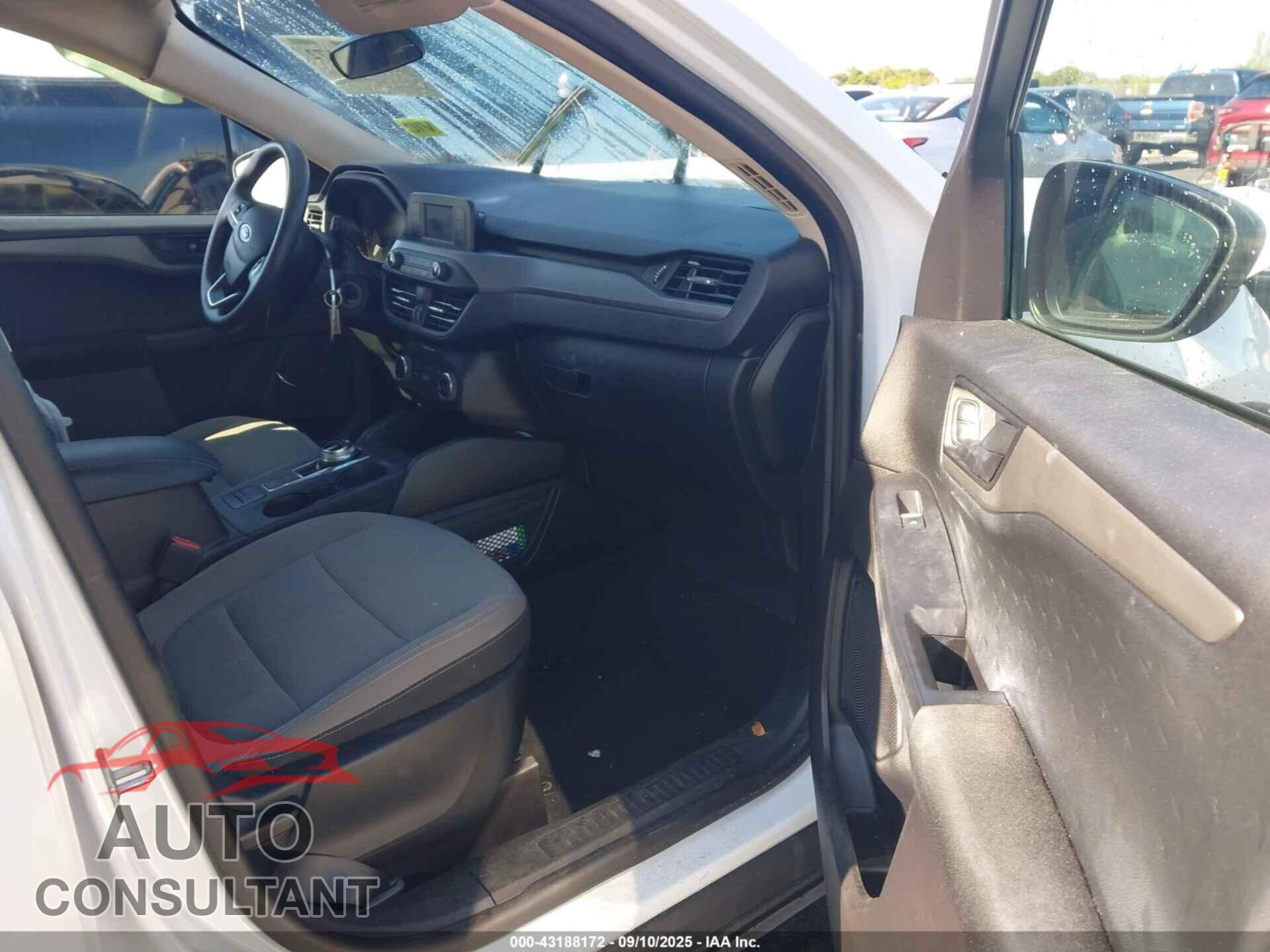 FORD ESCAPE 2020 - 1FMCU0F63LUA23956