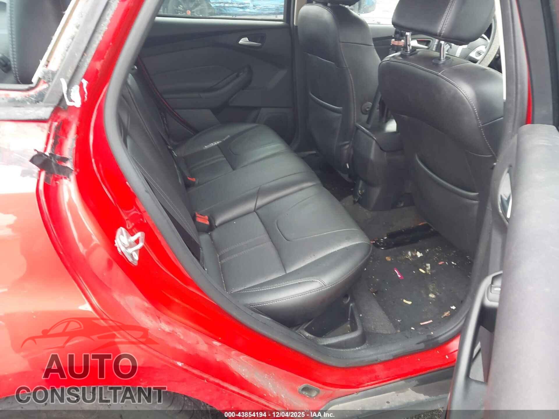 FORD FOCUS 2014 - 1FADP3F27EL348946