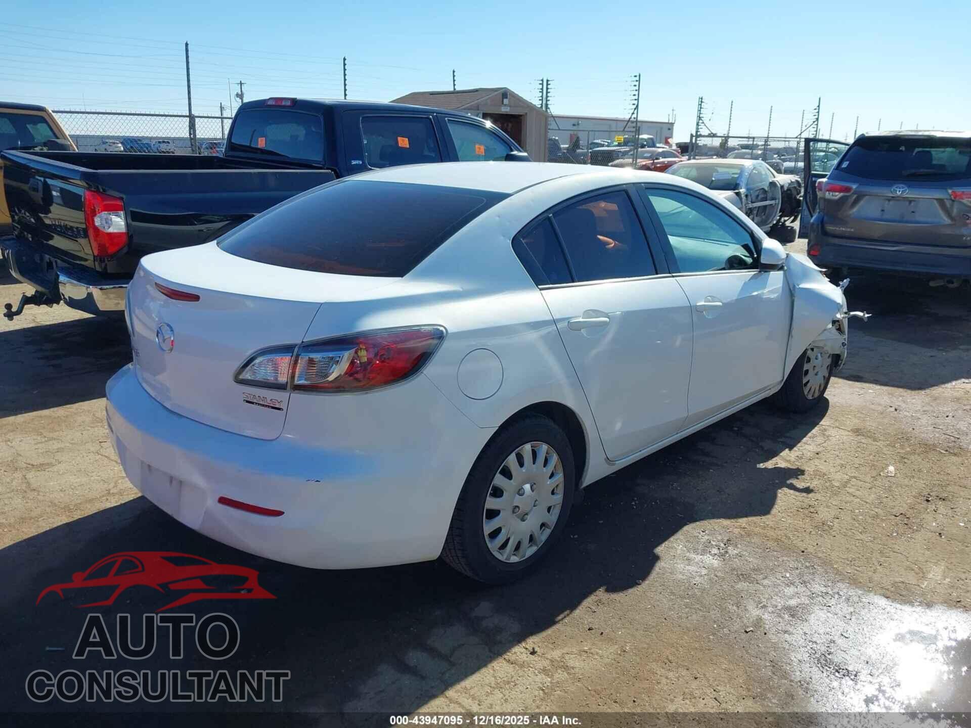 MAZDA MAZDA3 2013 - JM1BL1U75D1704000