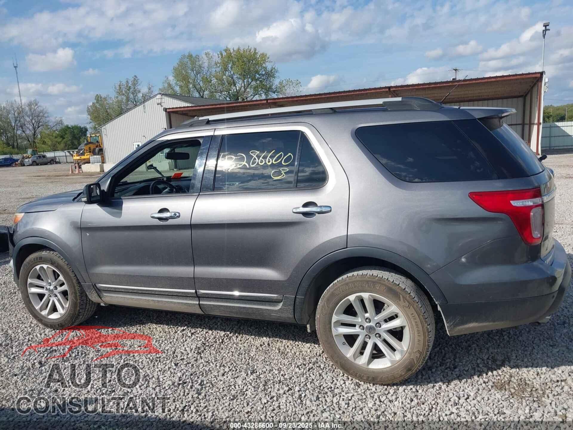 FORD EXPLORER 2011 - 1FMHK8D82BGA57656