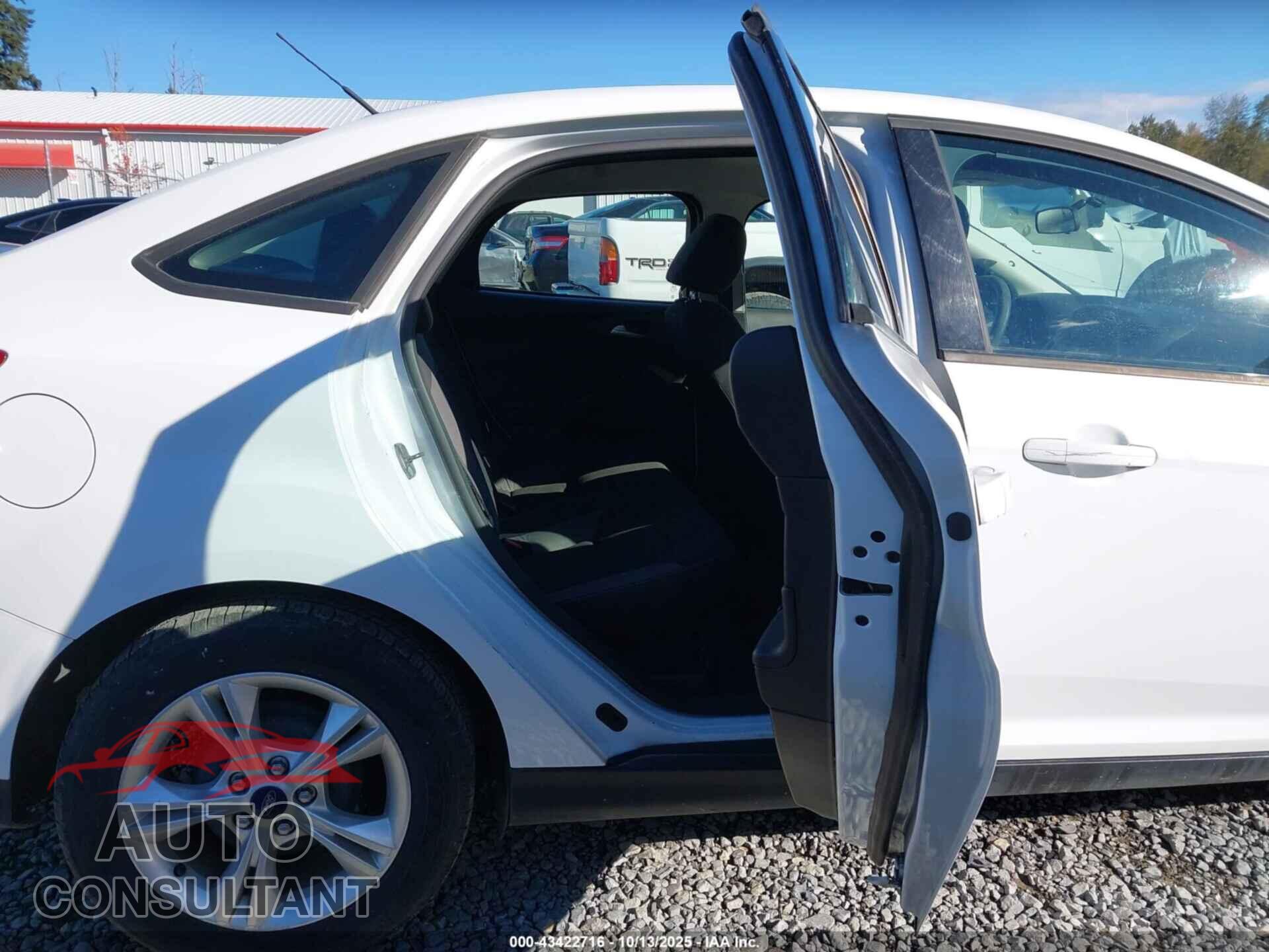 FORD FOCUS 2014 - 1FADP3F20EL112834