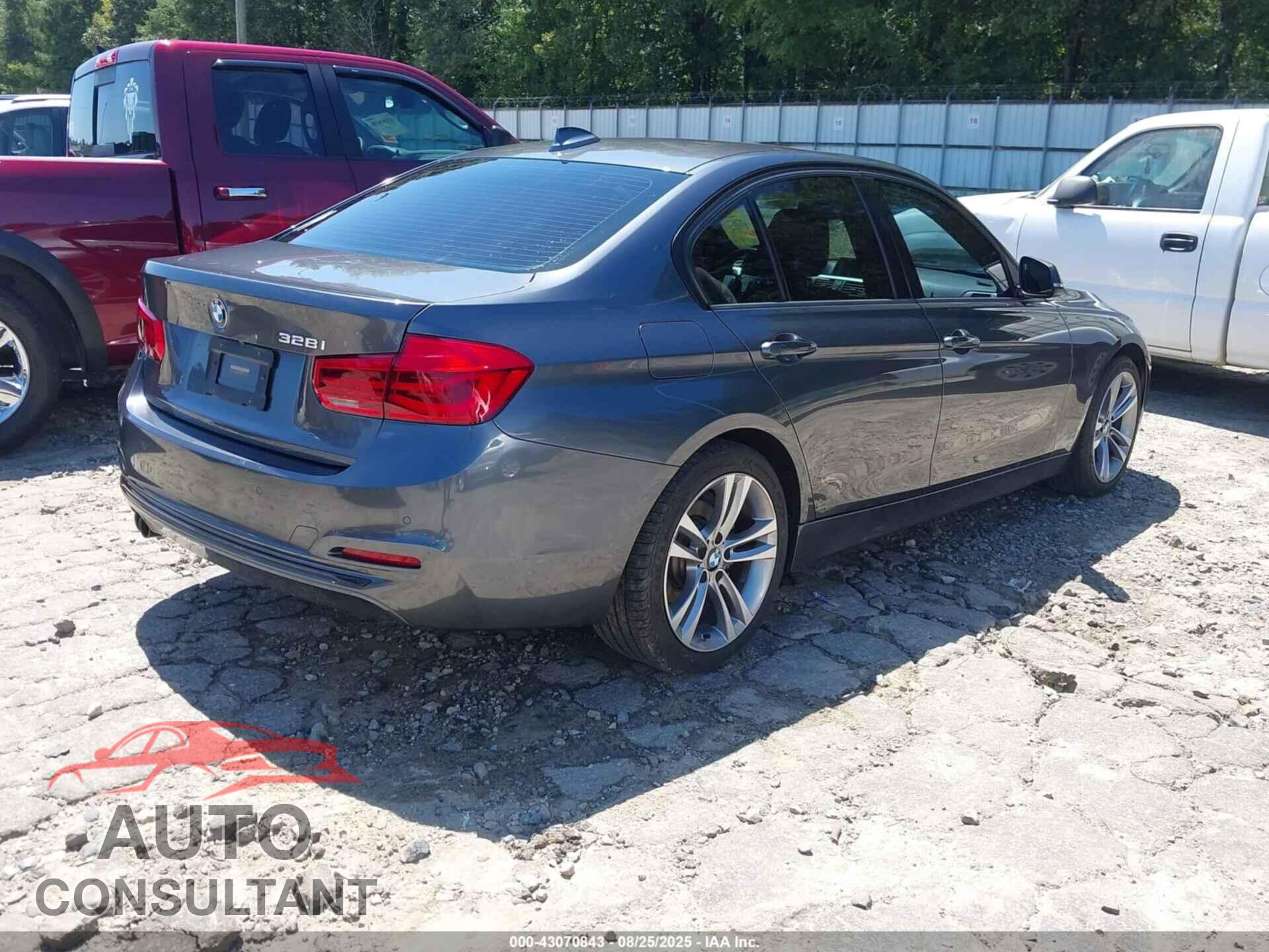 BMW 328I 2016 - WBA8E9G58GNU30203