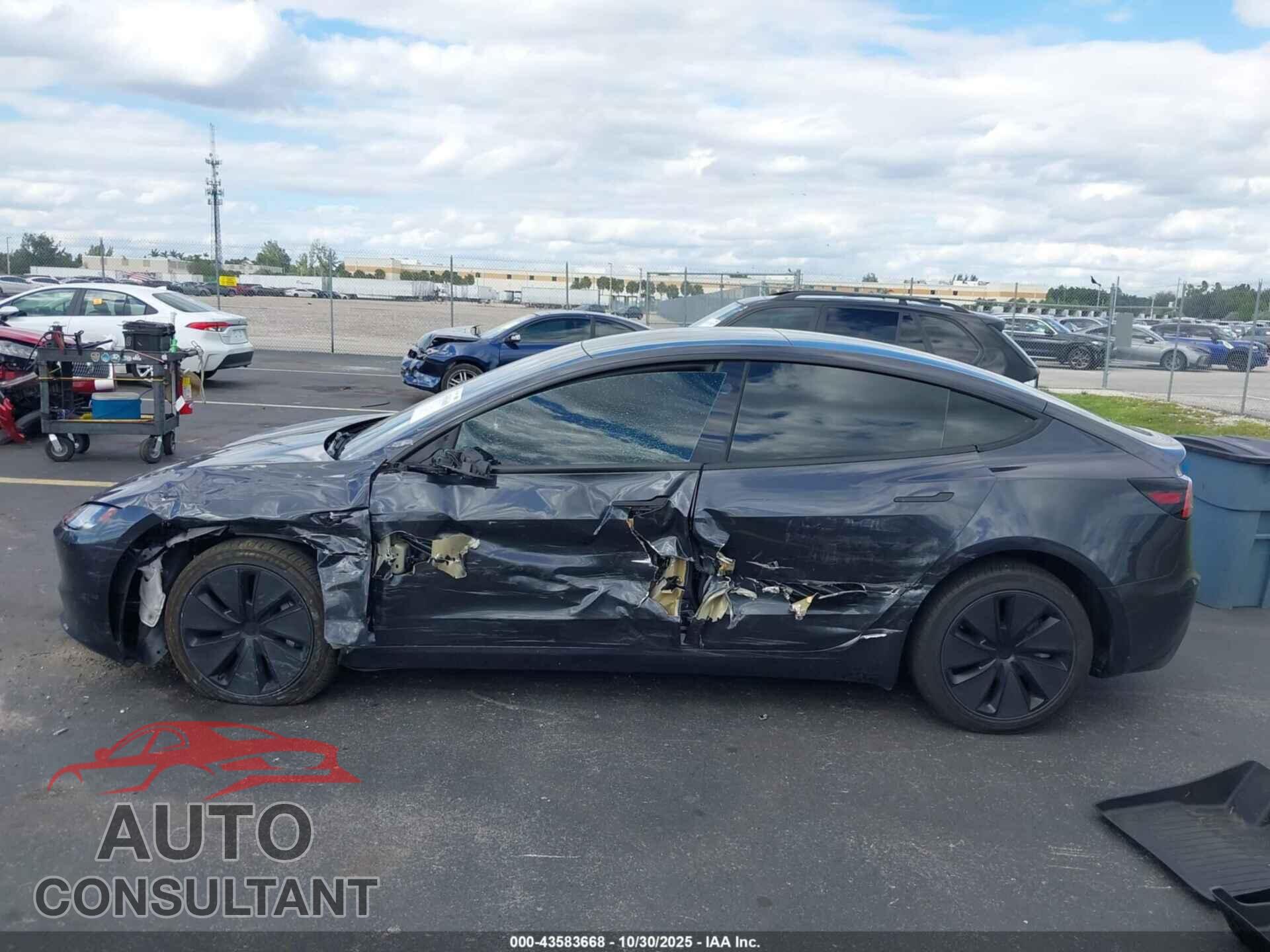 TESLA MODEL 3 2024 - 5YJ3E1EA1RF844892