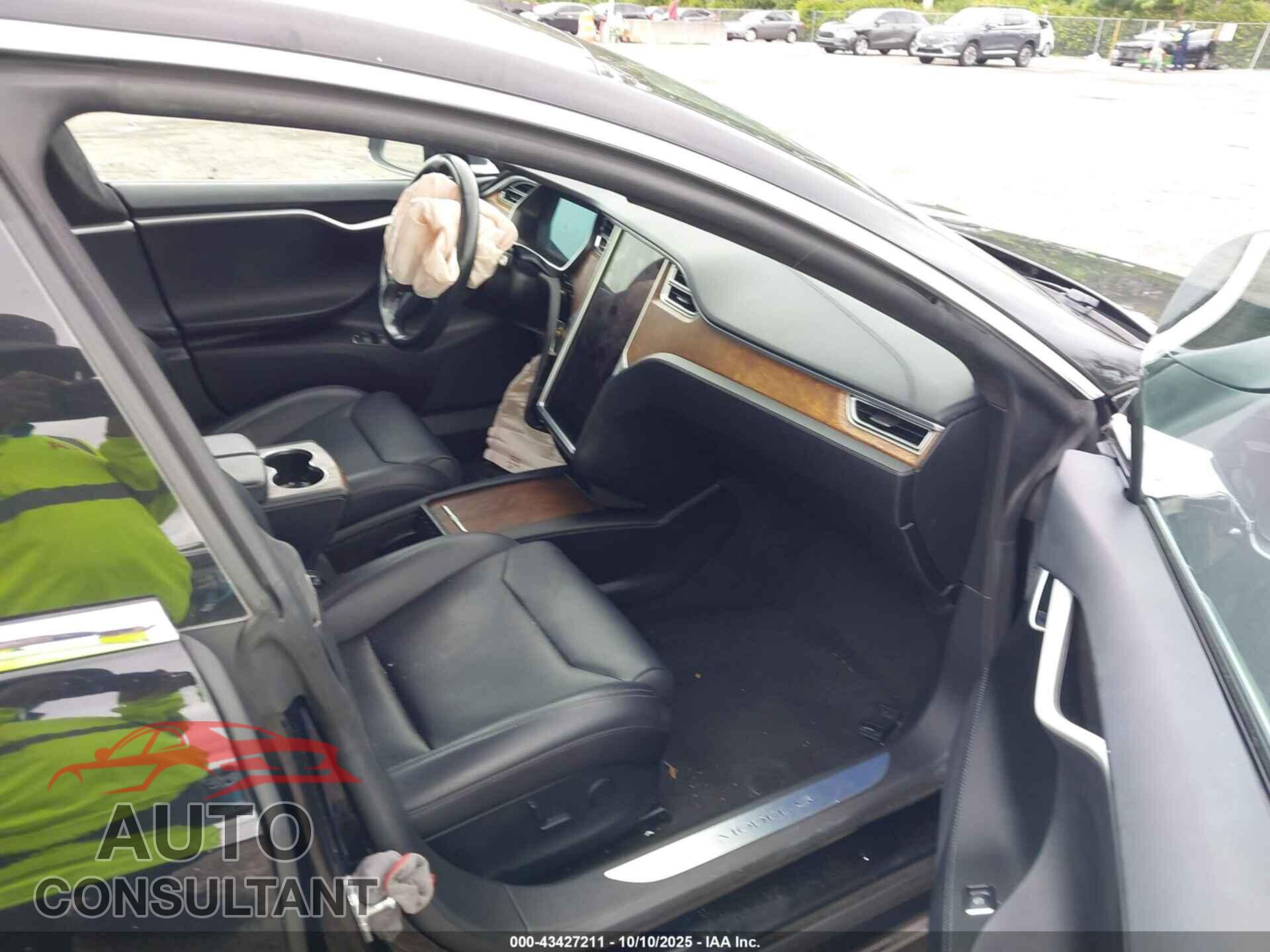 TESLA MODEL S 2017 - 5YJSA1E25HF215795
