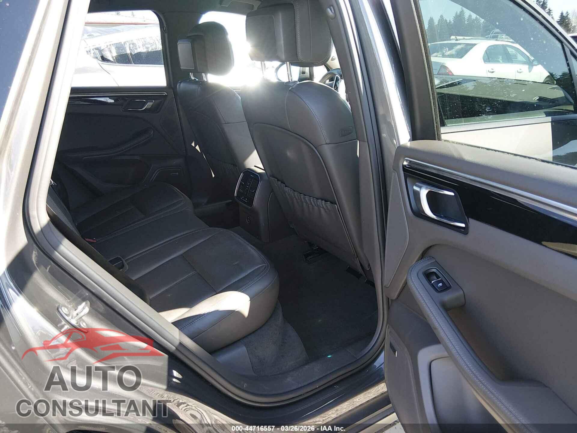 PORSCHE MACAN 2018 - WP1AA2A59JLB23219