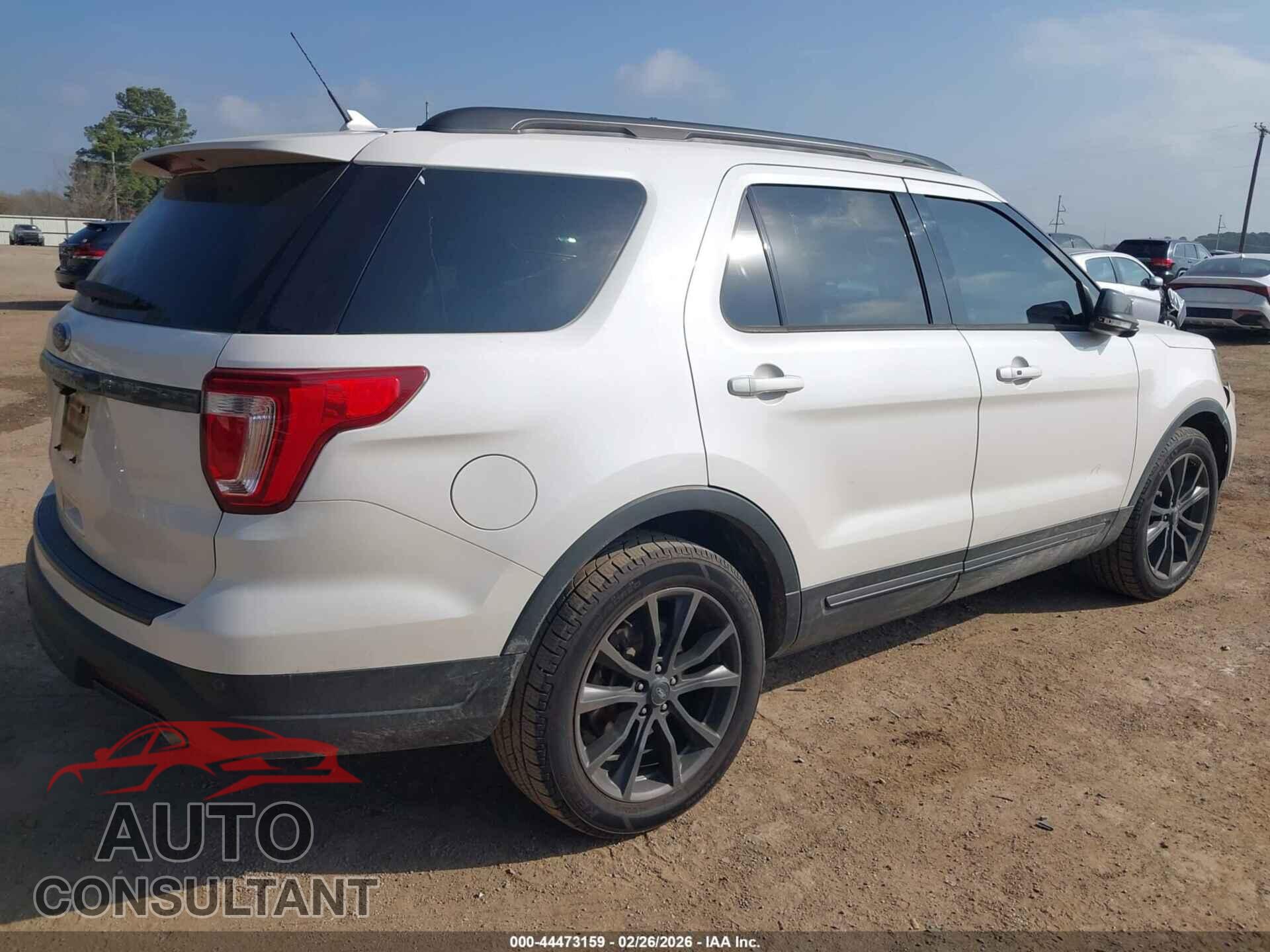 FORD EXPLORER 2018 - 1FM5K7D8XJGB78236