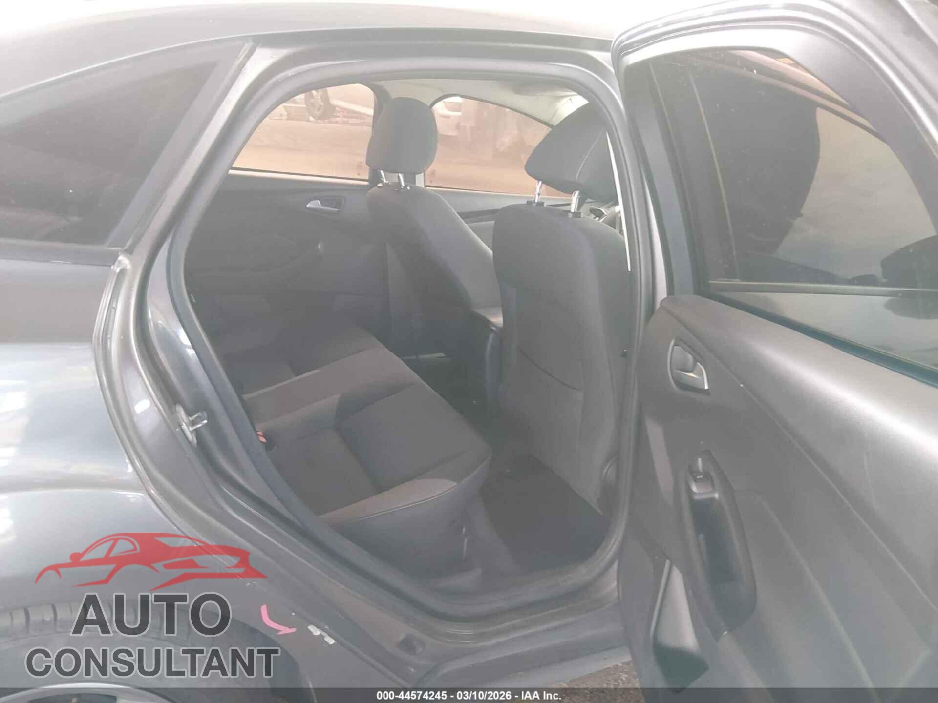 FORD FOCUS 2014 - 1FADP3F21EL317076