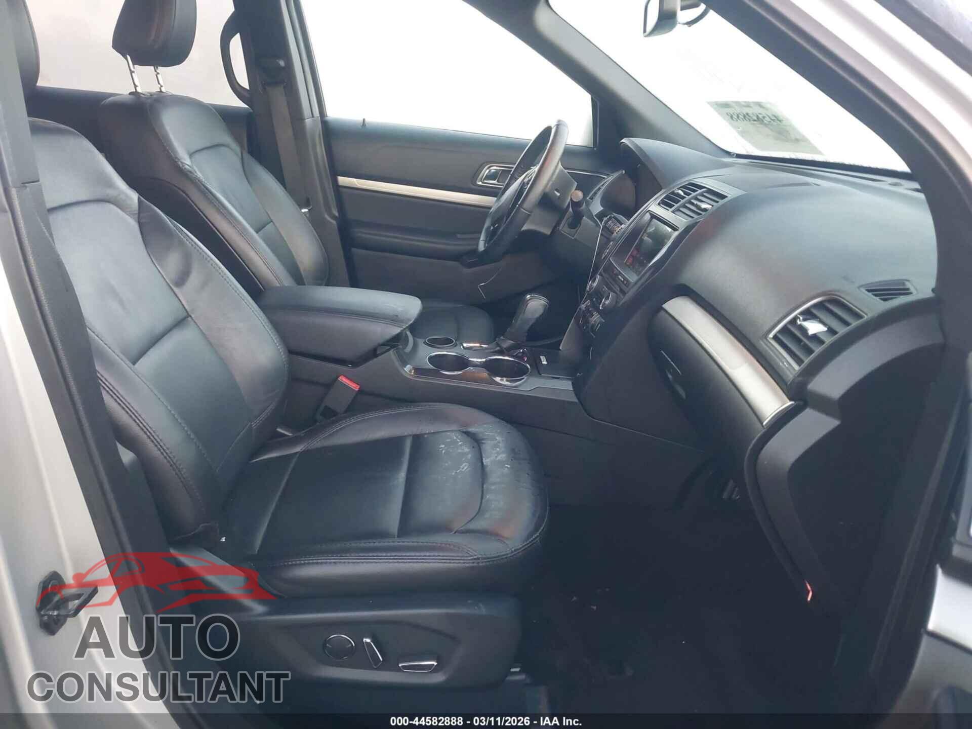 FORD EXPLORER 2018 - 1FM5K7D8XJGB04508