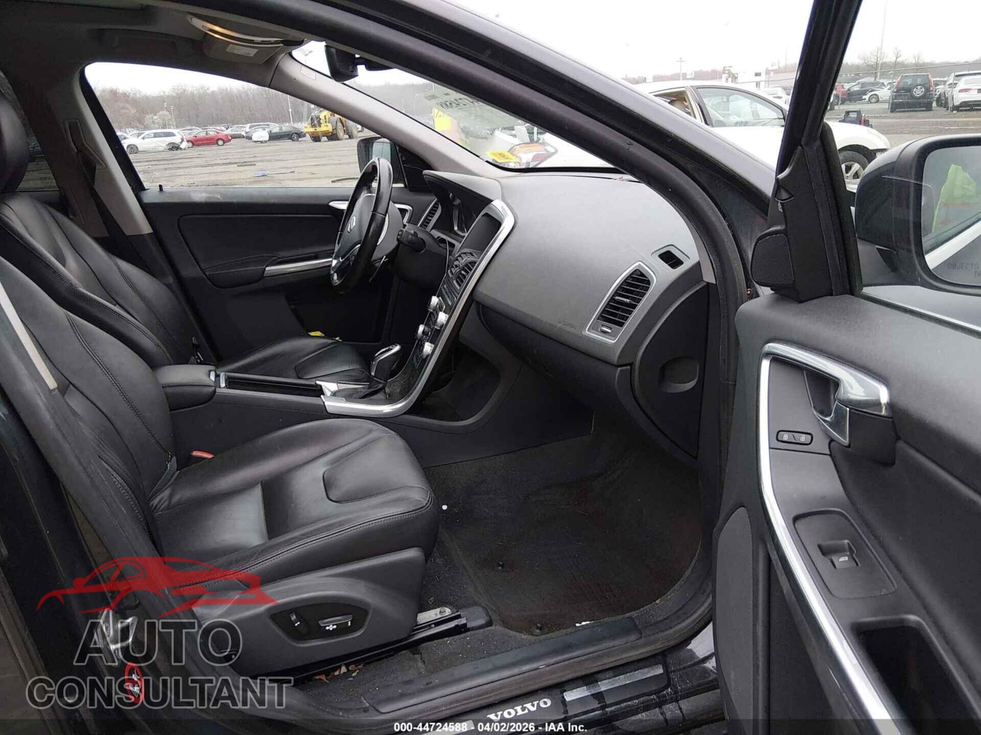 VOLVO XC60 2015 - YV4902RK3F2721477