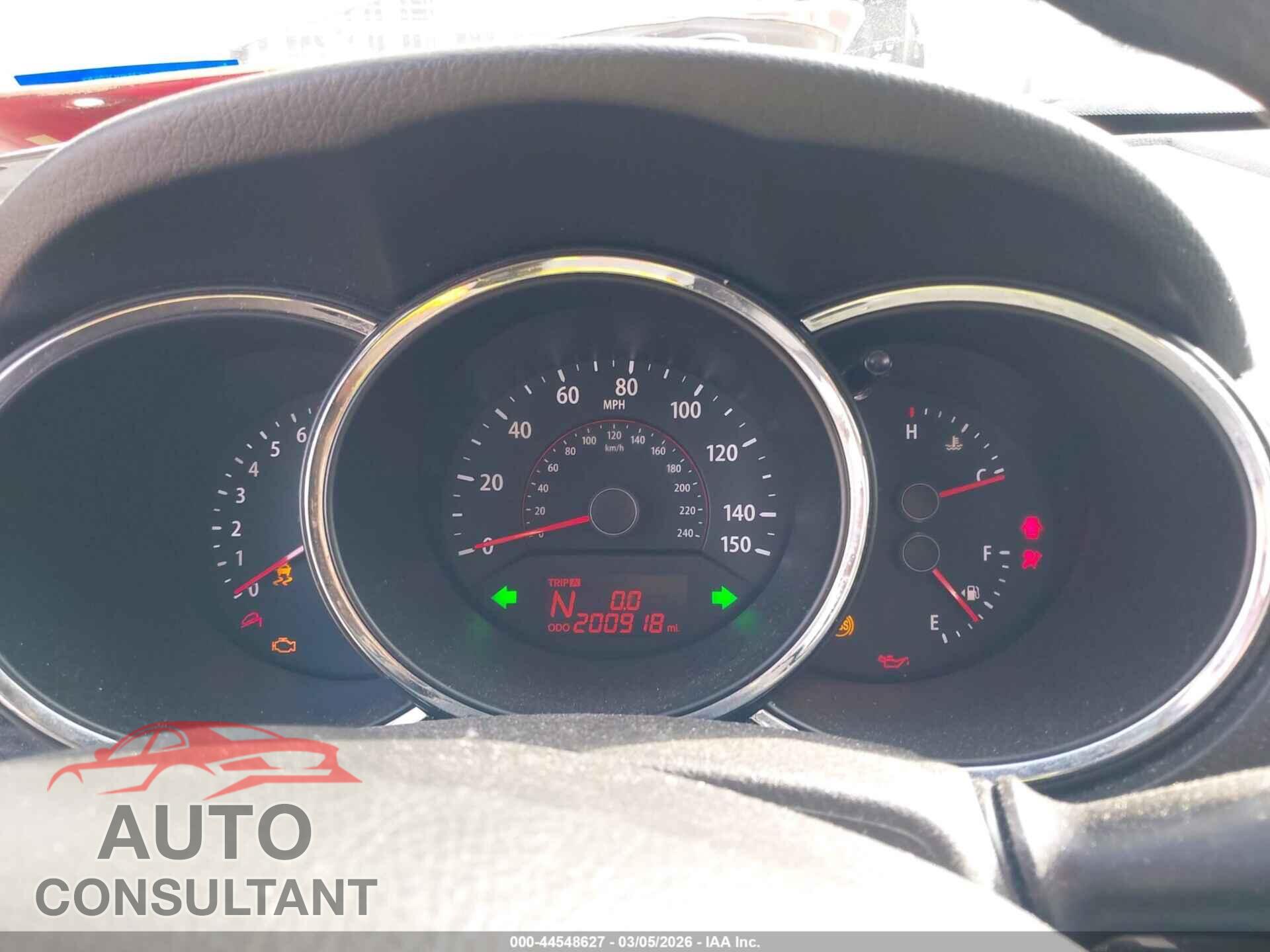 KIA SORENTO 2011 - 5XYKT4A27BG141605