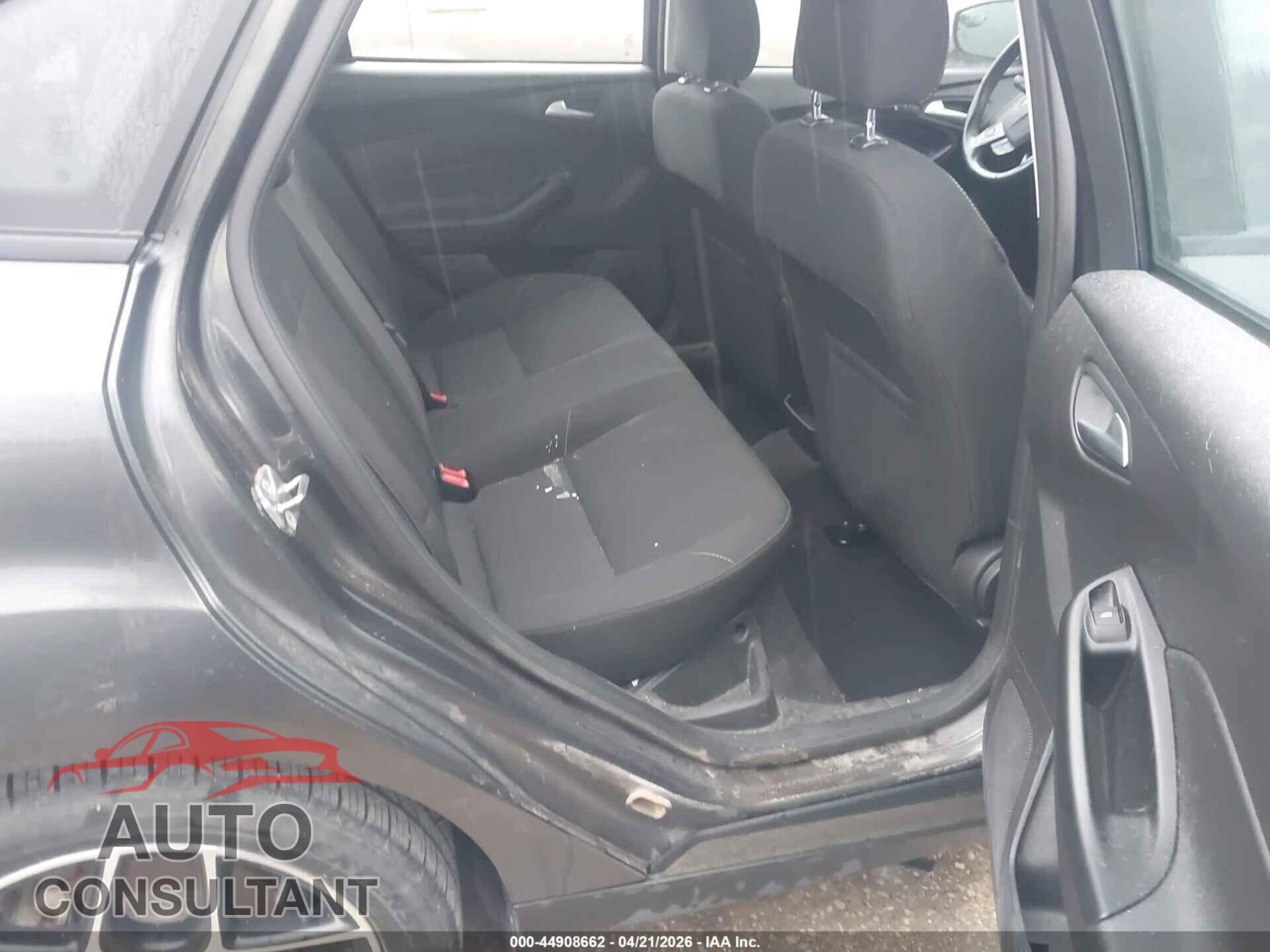 FORD FOCUS 2017 - 1FADP3FE2HL303427