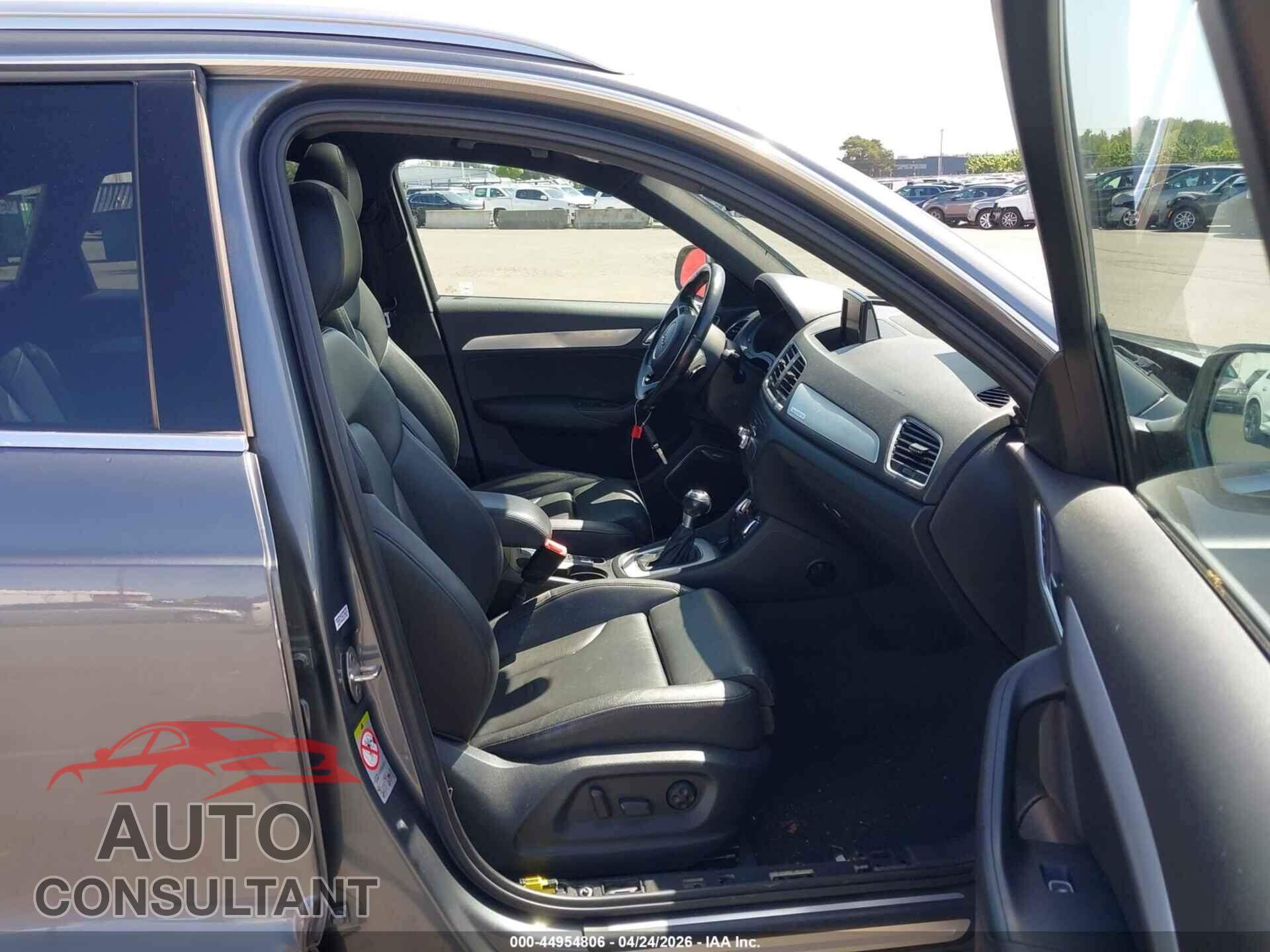 AUDI Q3 2015 - WA1GFCFSXFR011982