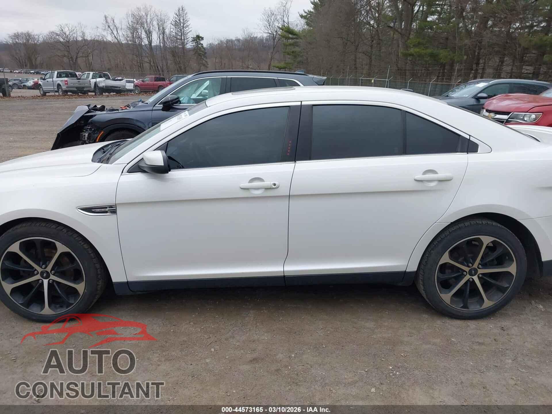 FORD TAURUS 2014 - 1FAHP2E83EG108352