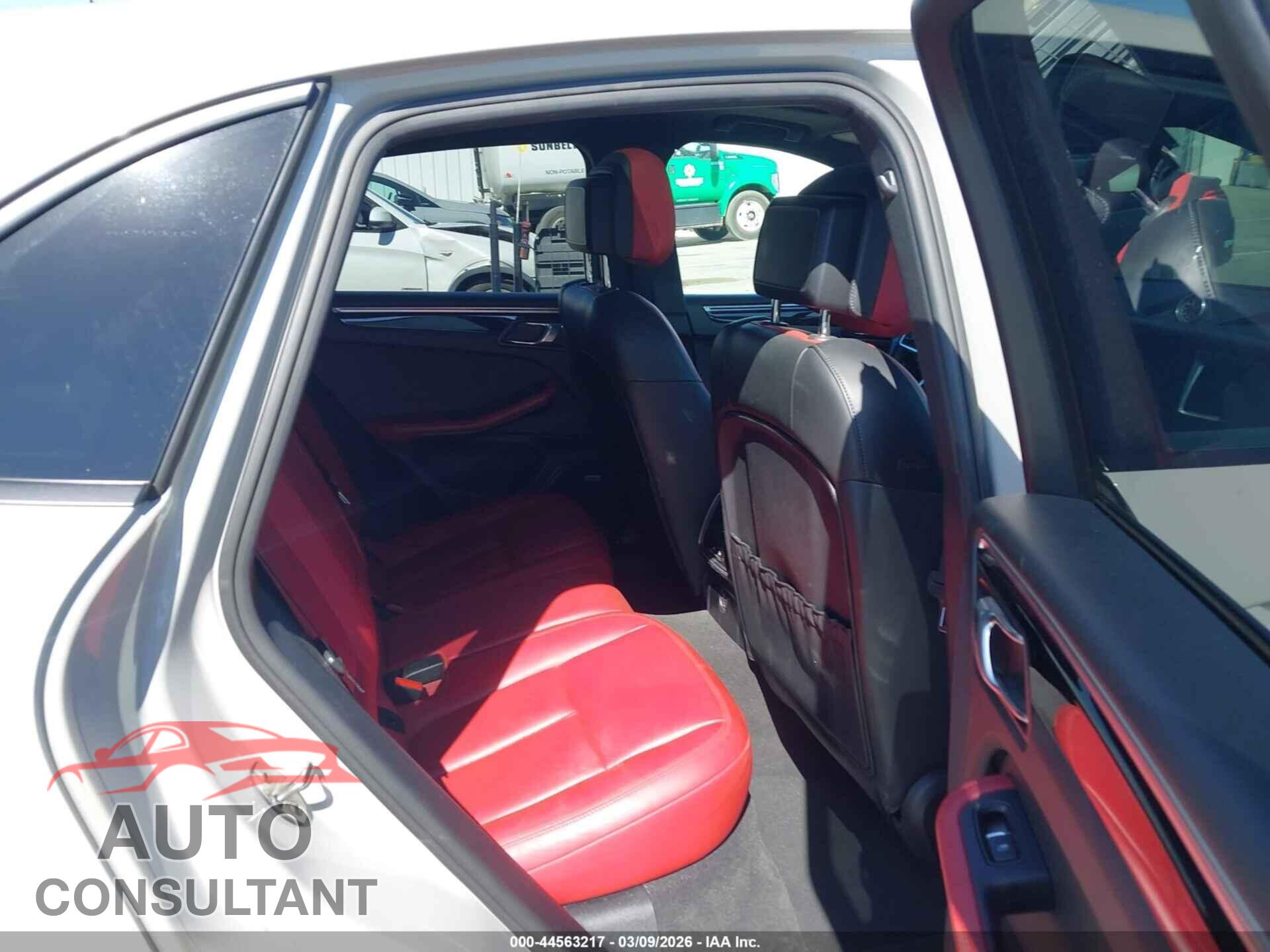 PORSCHE MACAN 2019 - WP1AA2A53KLB01461