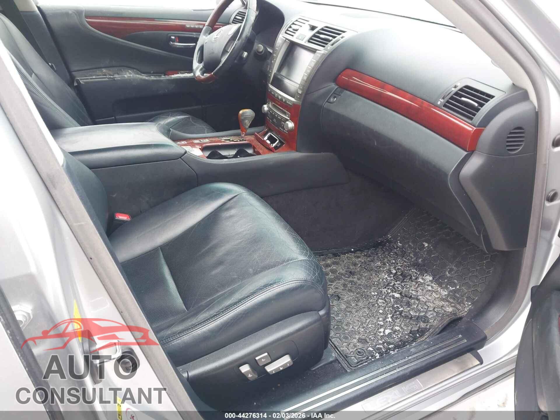 LEXUS LS 460 2011 - JTHCL5EF3B5011920