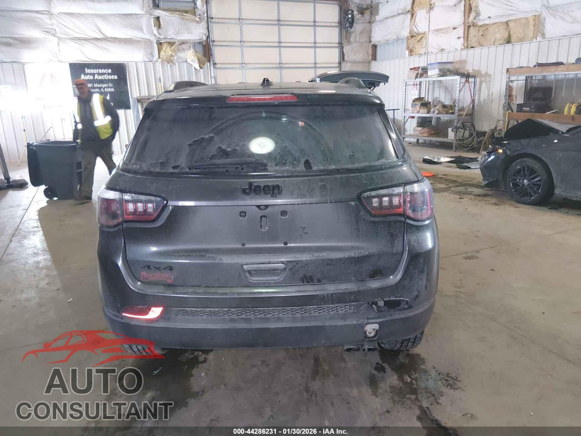JEEP COMPASS 2019 - 3C4NJDBB0KT731090