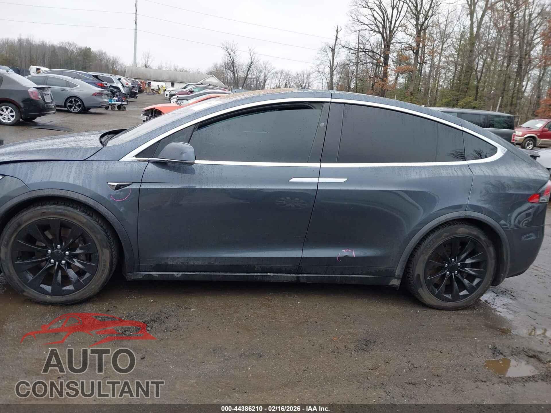 TESLA MODEL X 2016 - 5YJXCBE21GF027909
