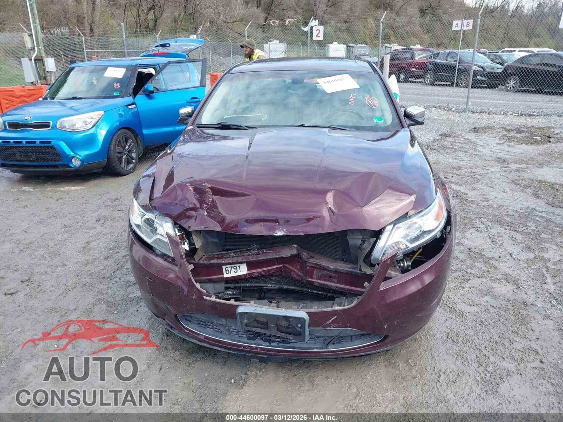 FORD TAURUS 2011 - 1FAHP2FW9BG145236